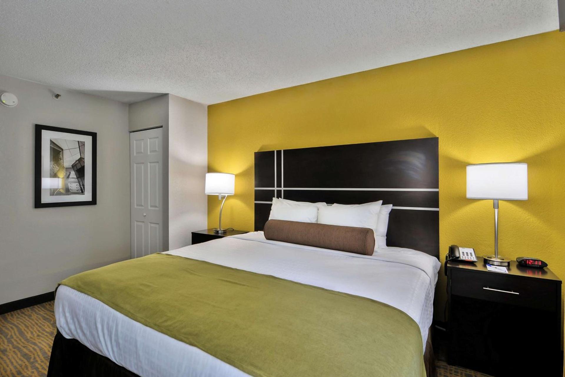 Best Western Plus Hanes Mall photo 25