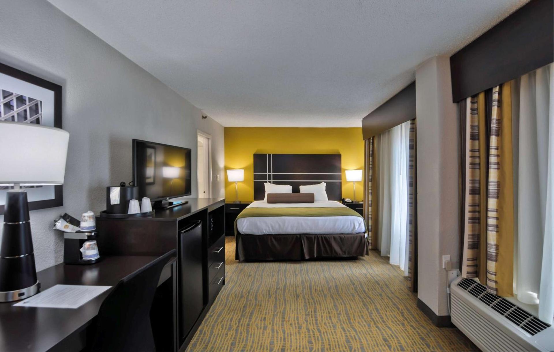 Best Western Plus Hanes Mall photo 24
