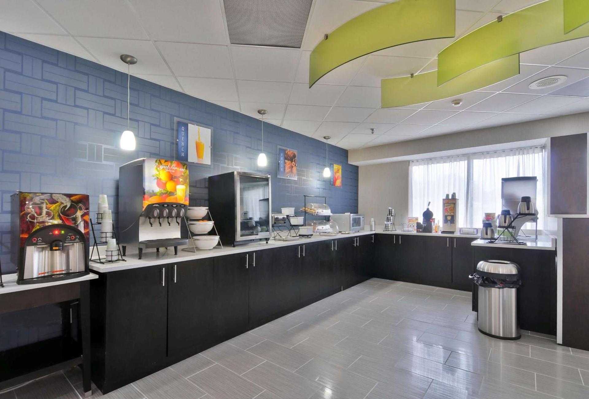 Best Western Plus Hanes Mall photo 23