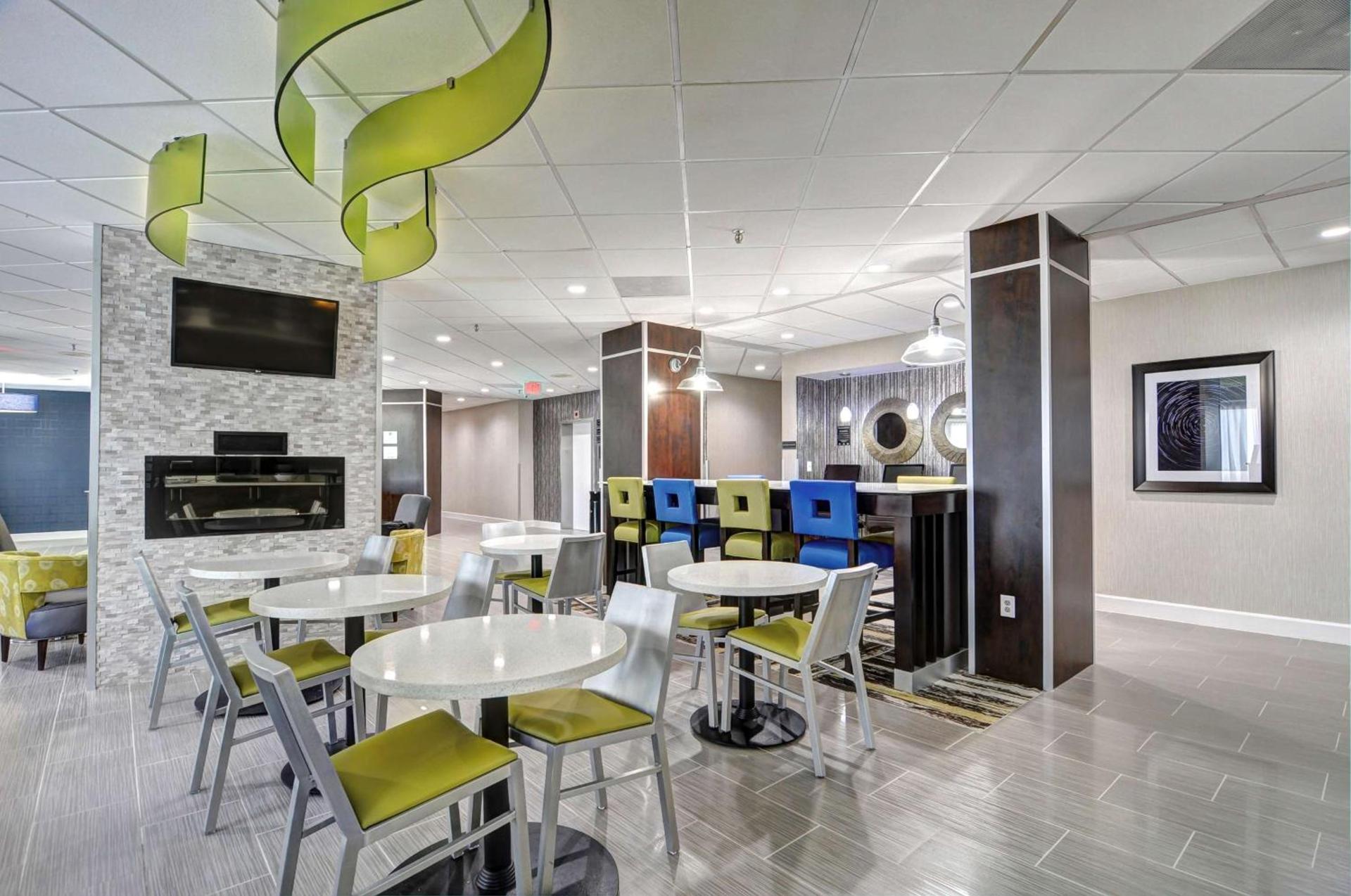 Best Western Plus Hanes Mall photo 21