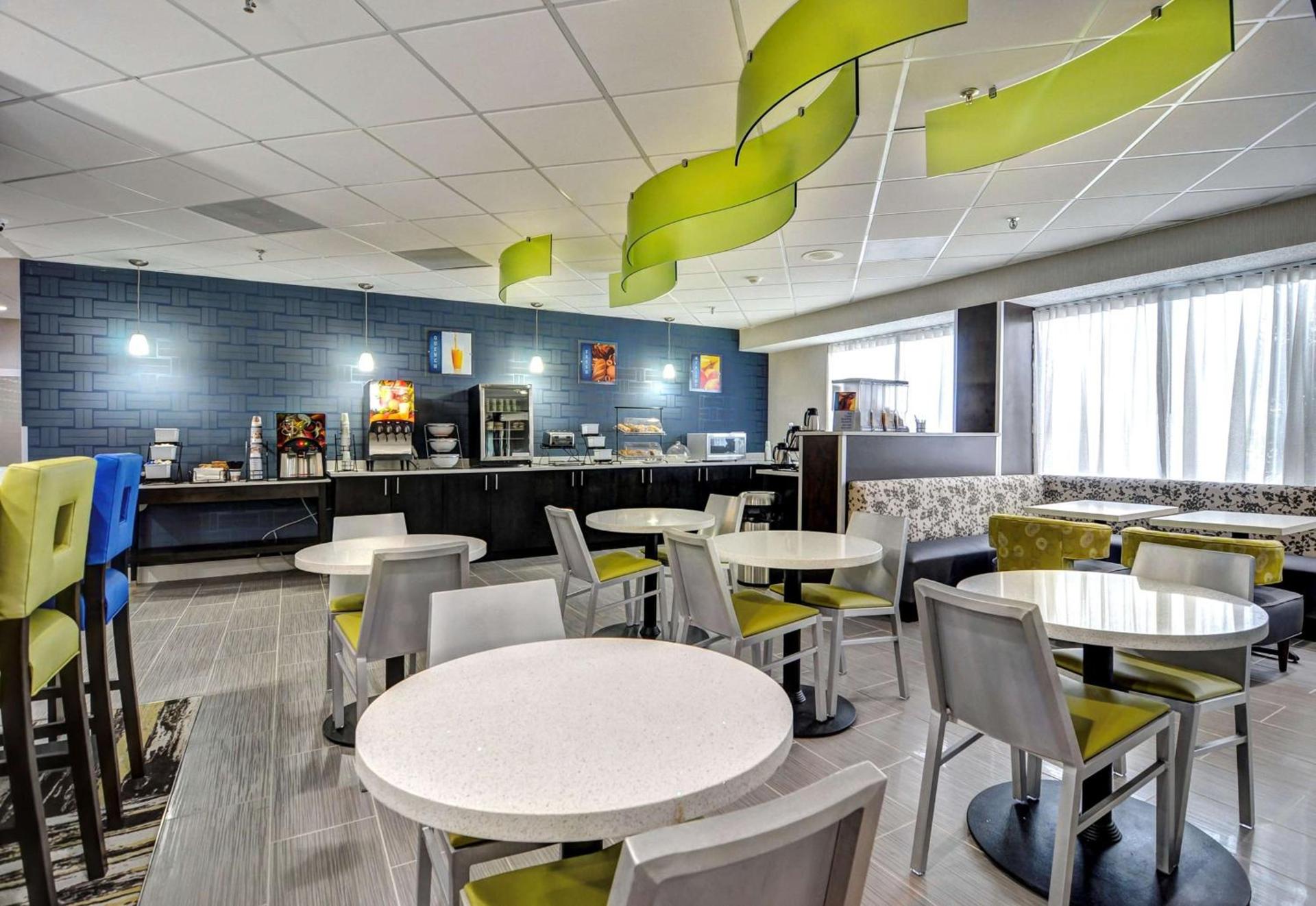 Best Western Plus Hanes Mall photo 19