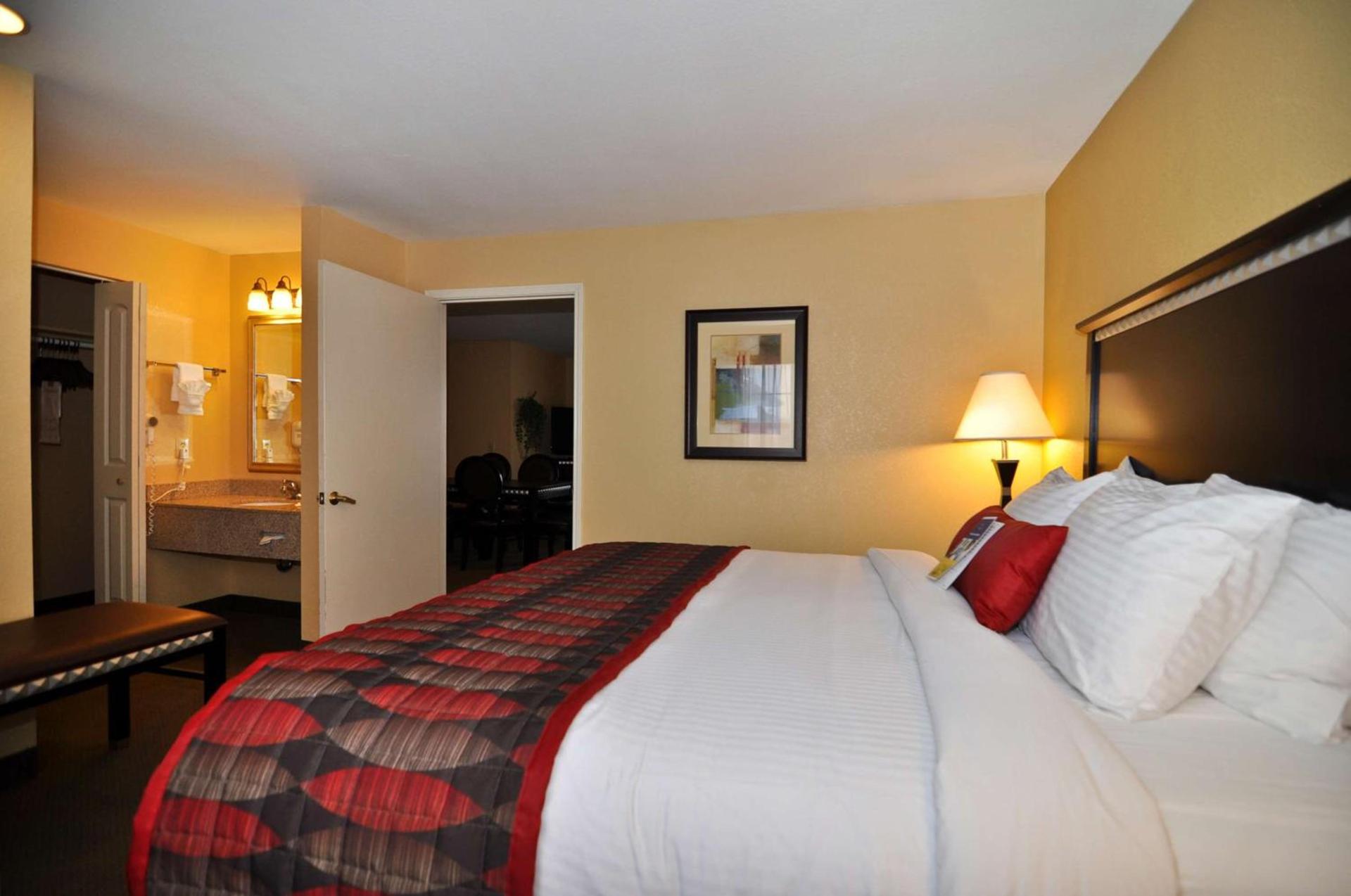 Best Western Plus Bessemer photo 12