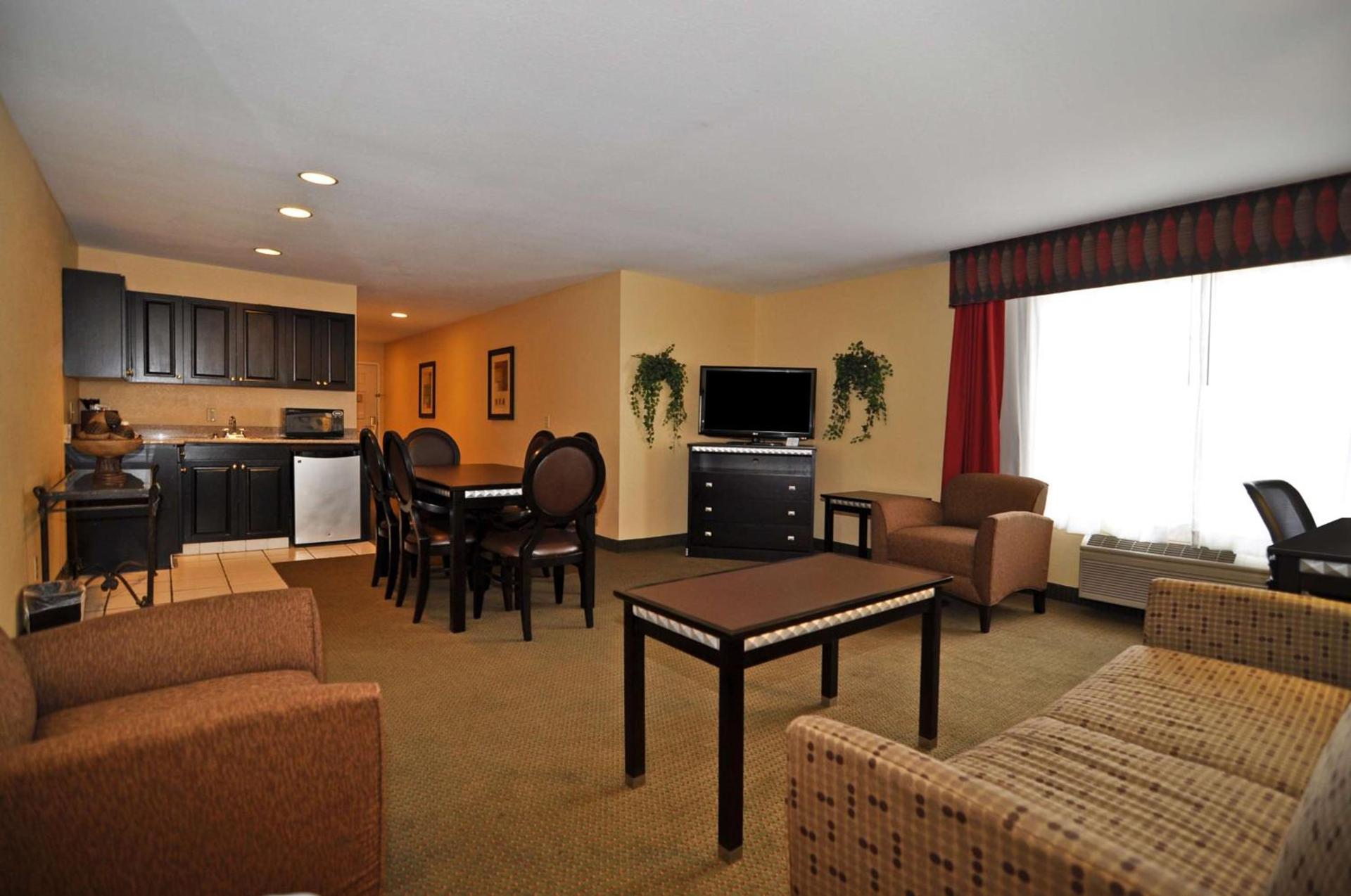 Best Western Plus Bessemer photo 16