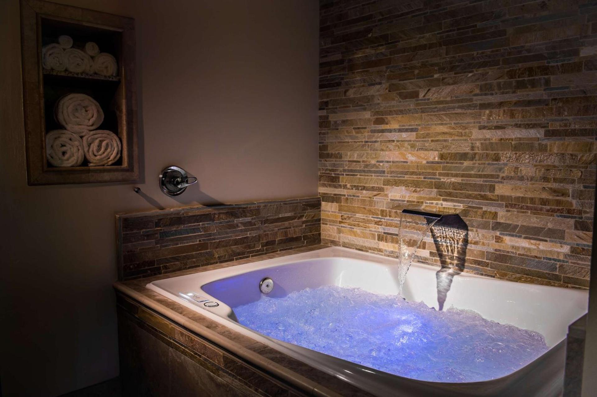 Best Western Plus Arroyo Roble Hotel & Creekside Villas photo 86