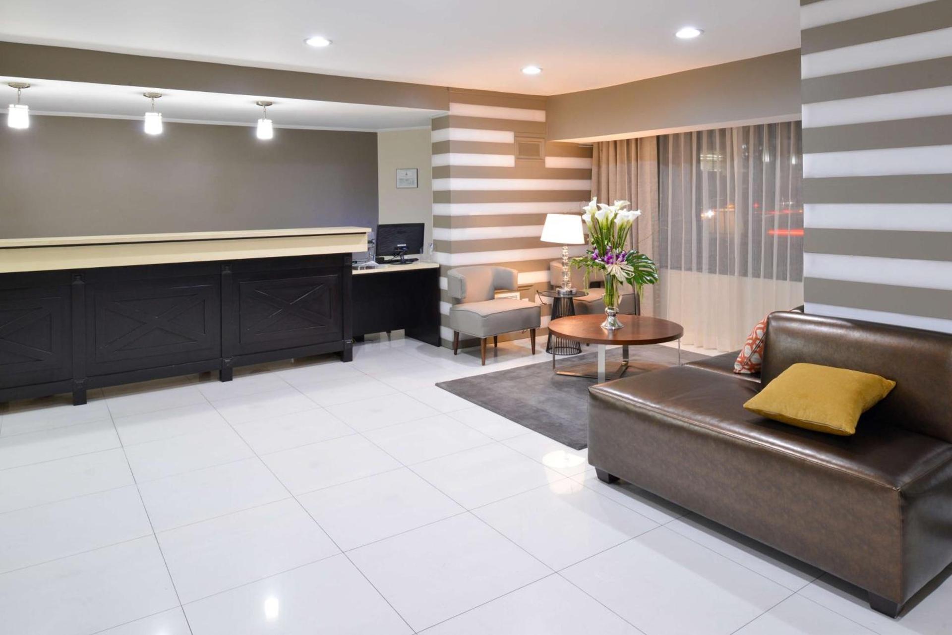 Best Western Plus LA Mid-Town Hotel photo 2