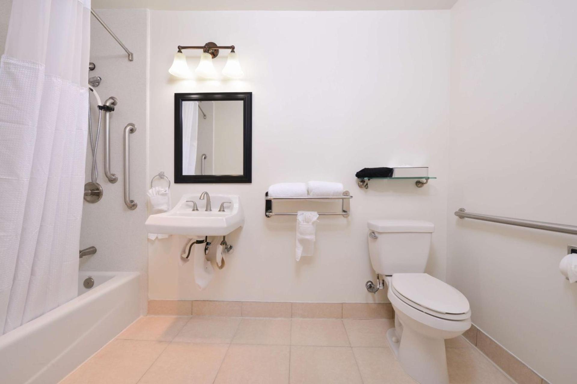 Best Western Plus LA Mid-Town Hotel photo 6