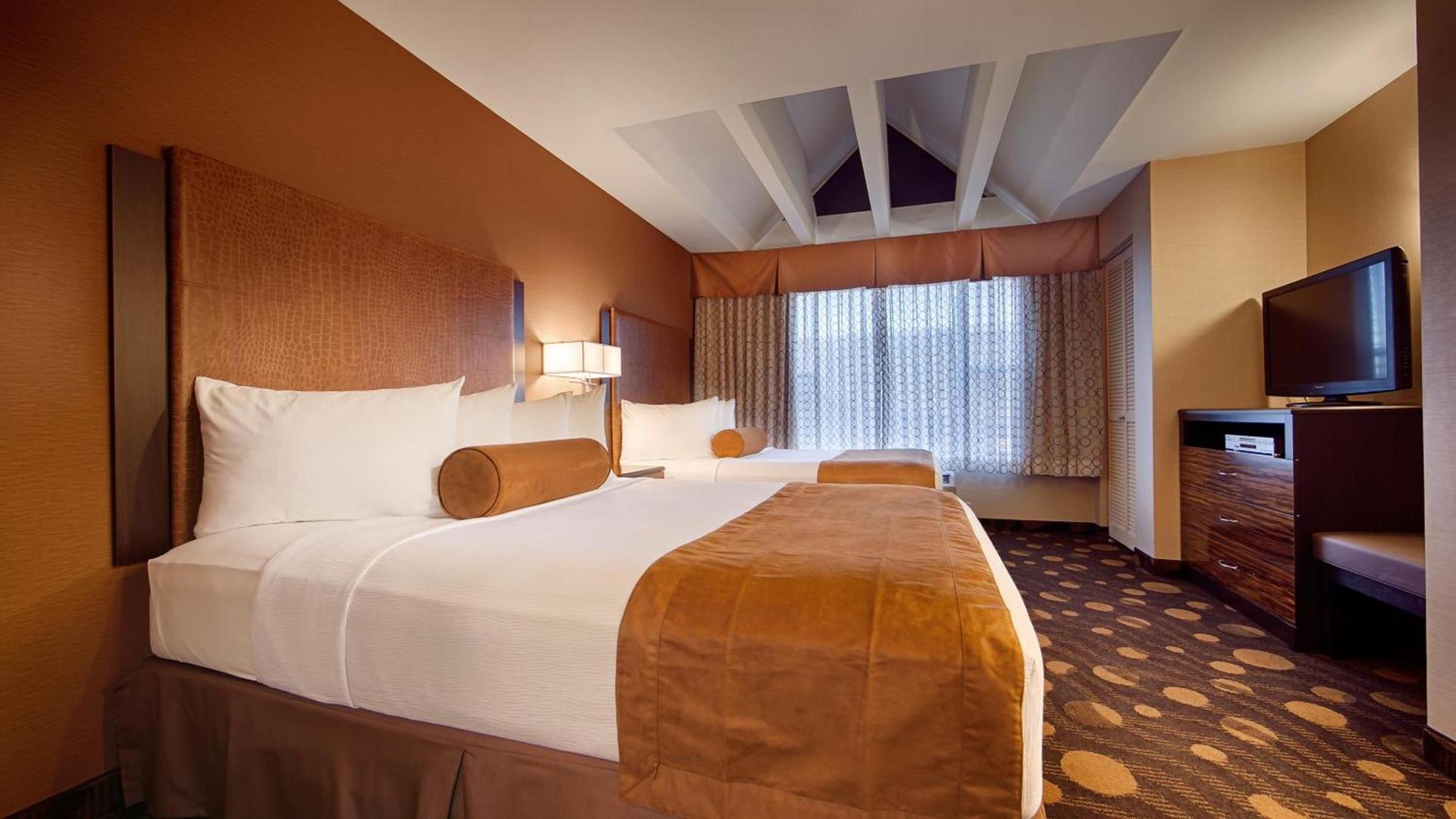 Best Western Plus Suites Hotel Coronado Island photo 10