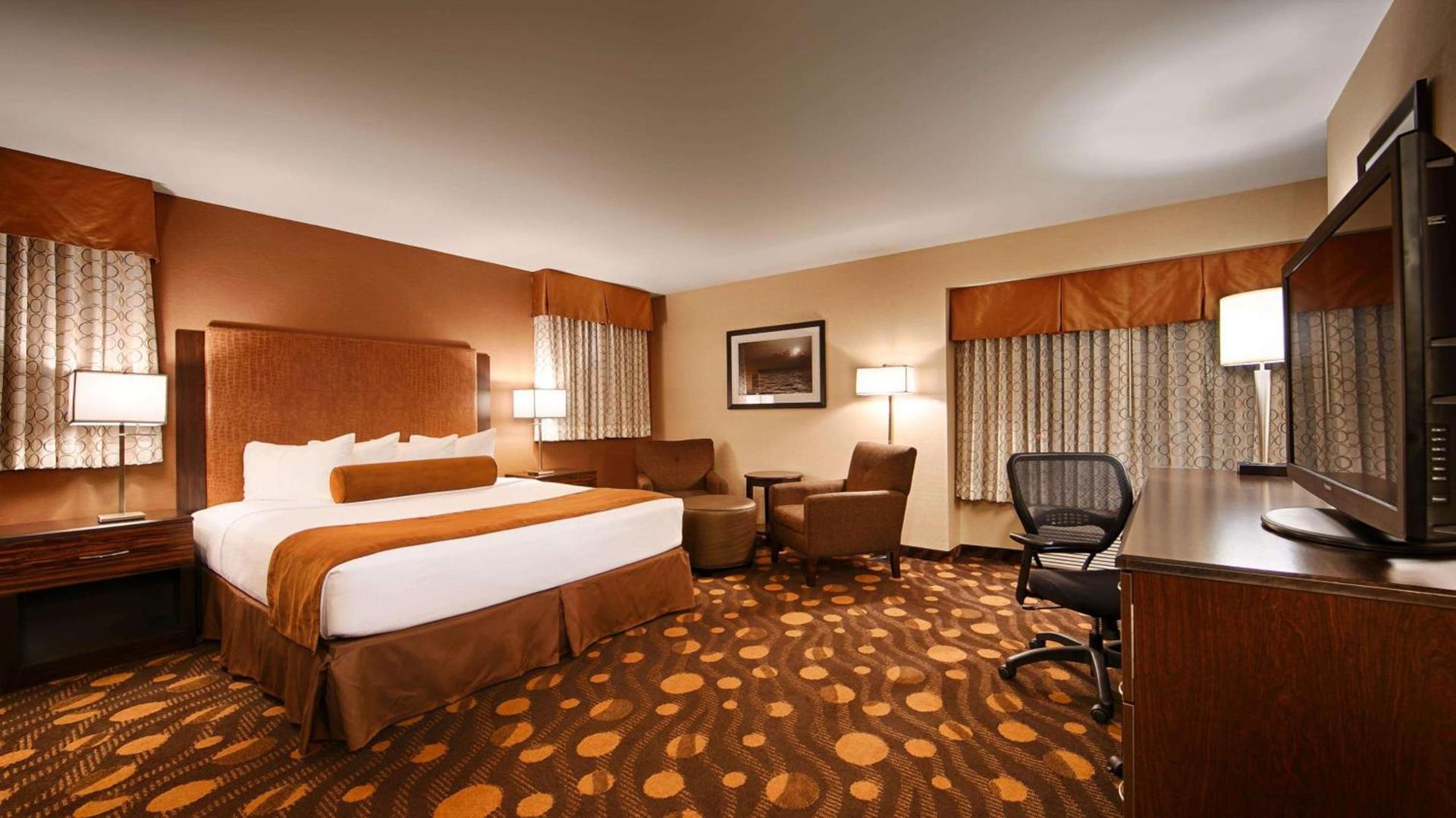 Best Western Plus Suites Hotel Coronado Island photo 16