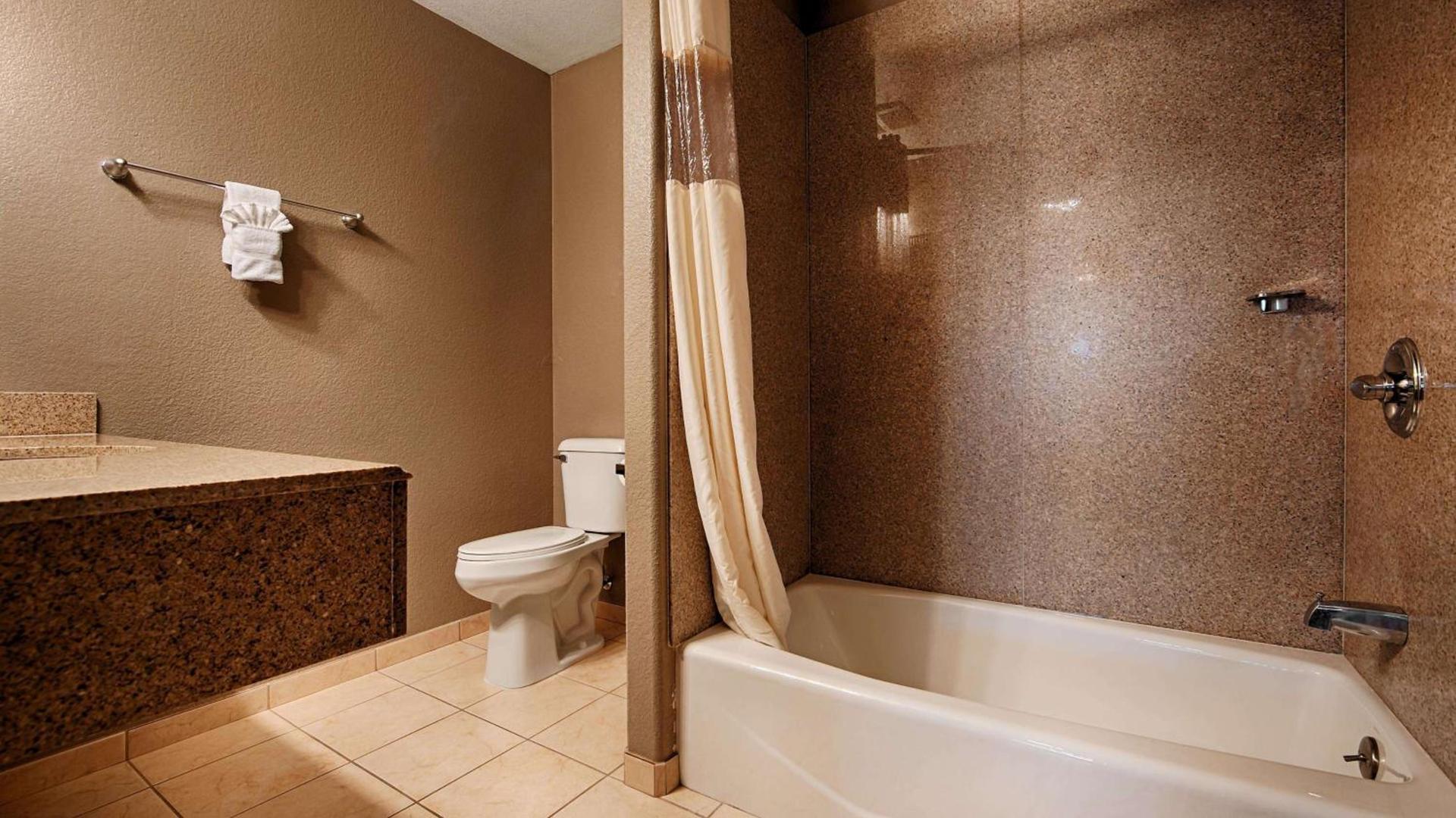 Best Western Plus Main Street Inn photo 21