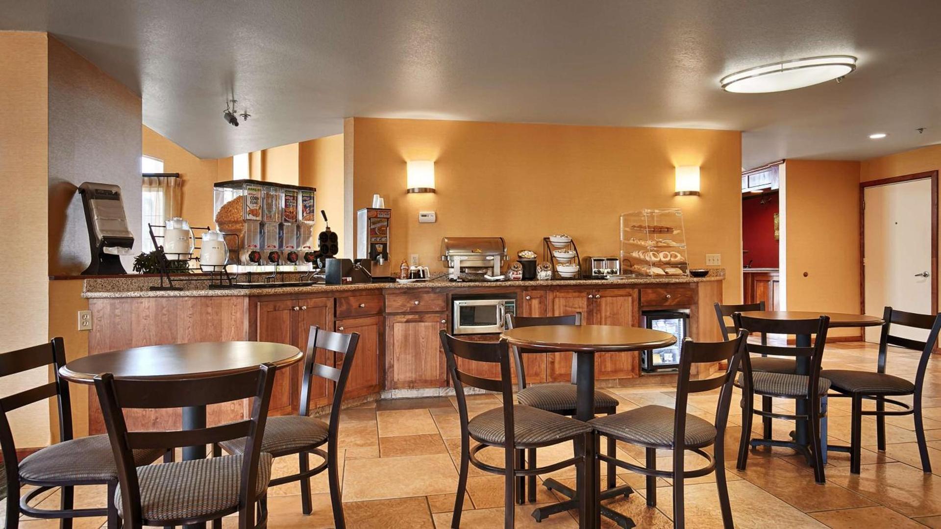 Best Western Palm Court Inn photo 4