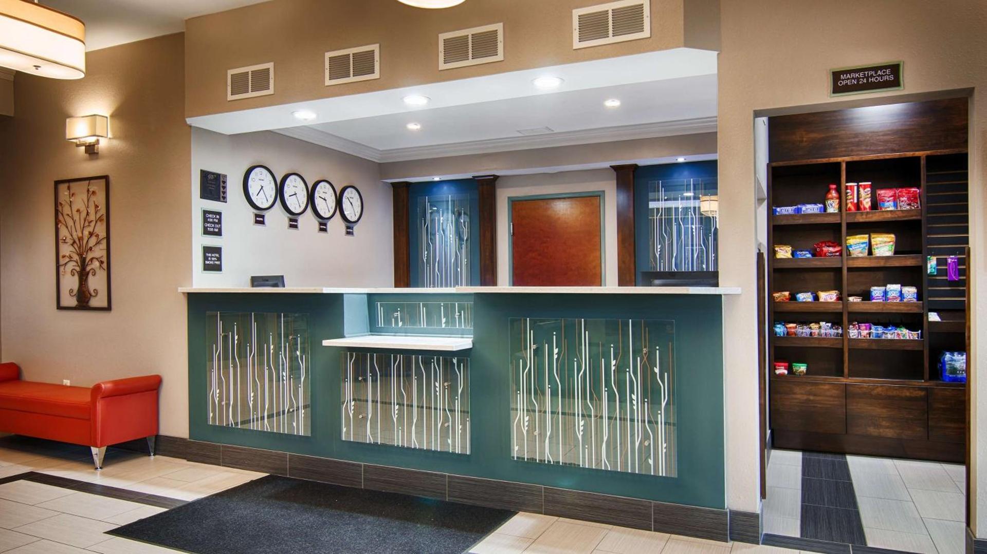 Best Western Elkhart Inn & Suites photo 2