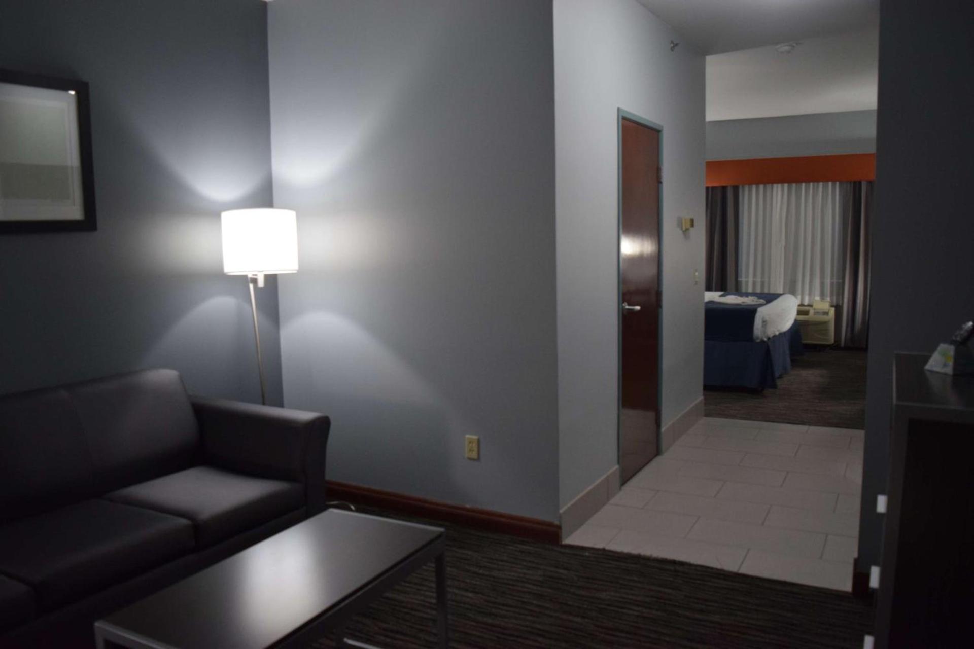 Best Western Elkhart Inn & Suites photo 13