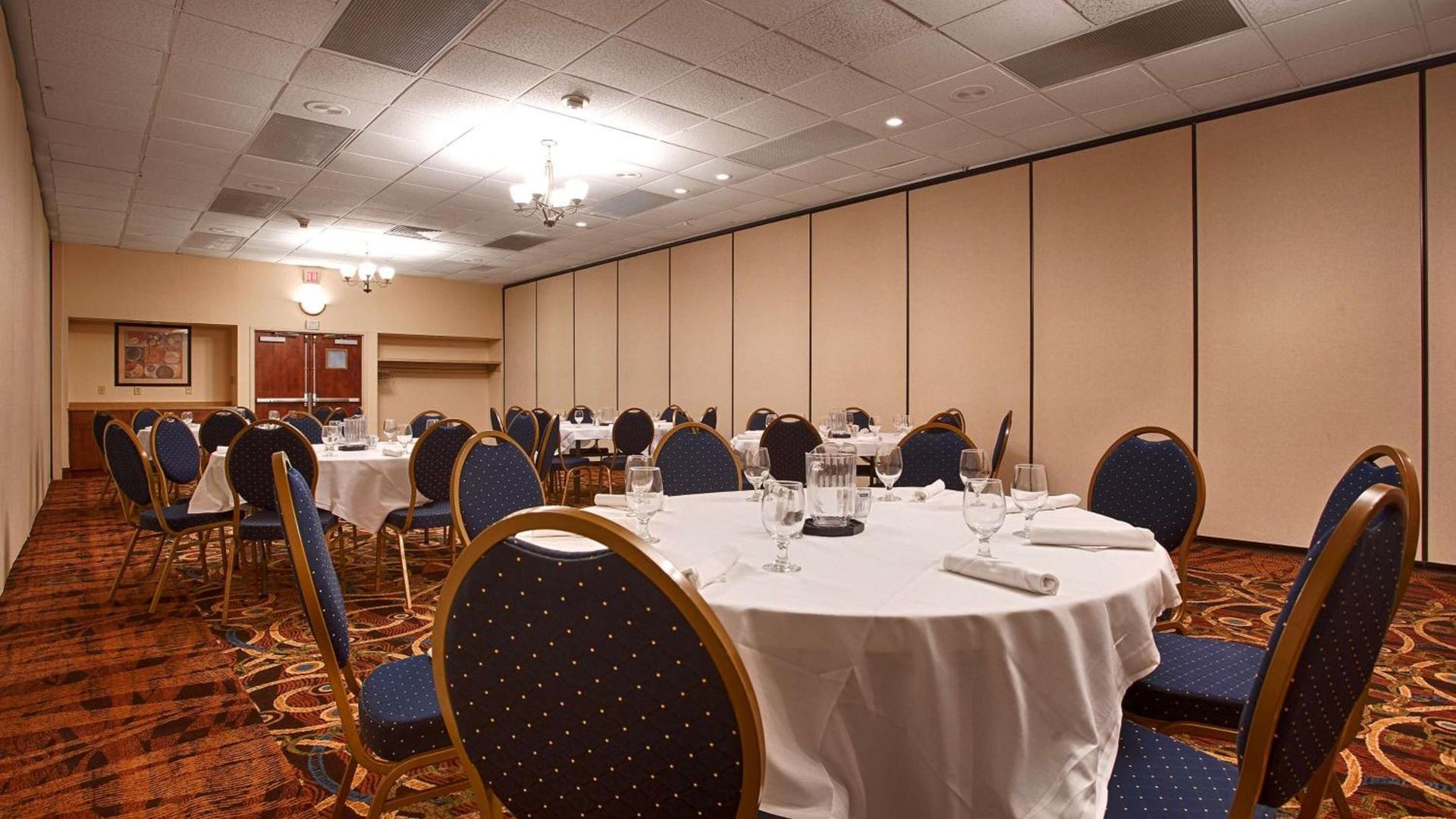 Rock Island Inn & Suites Marshalltown photo 13