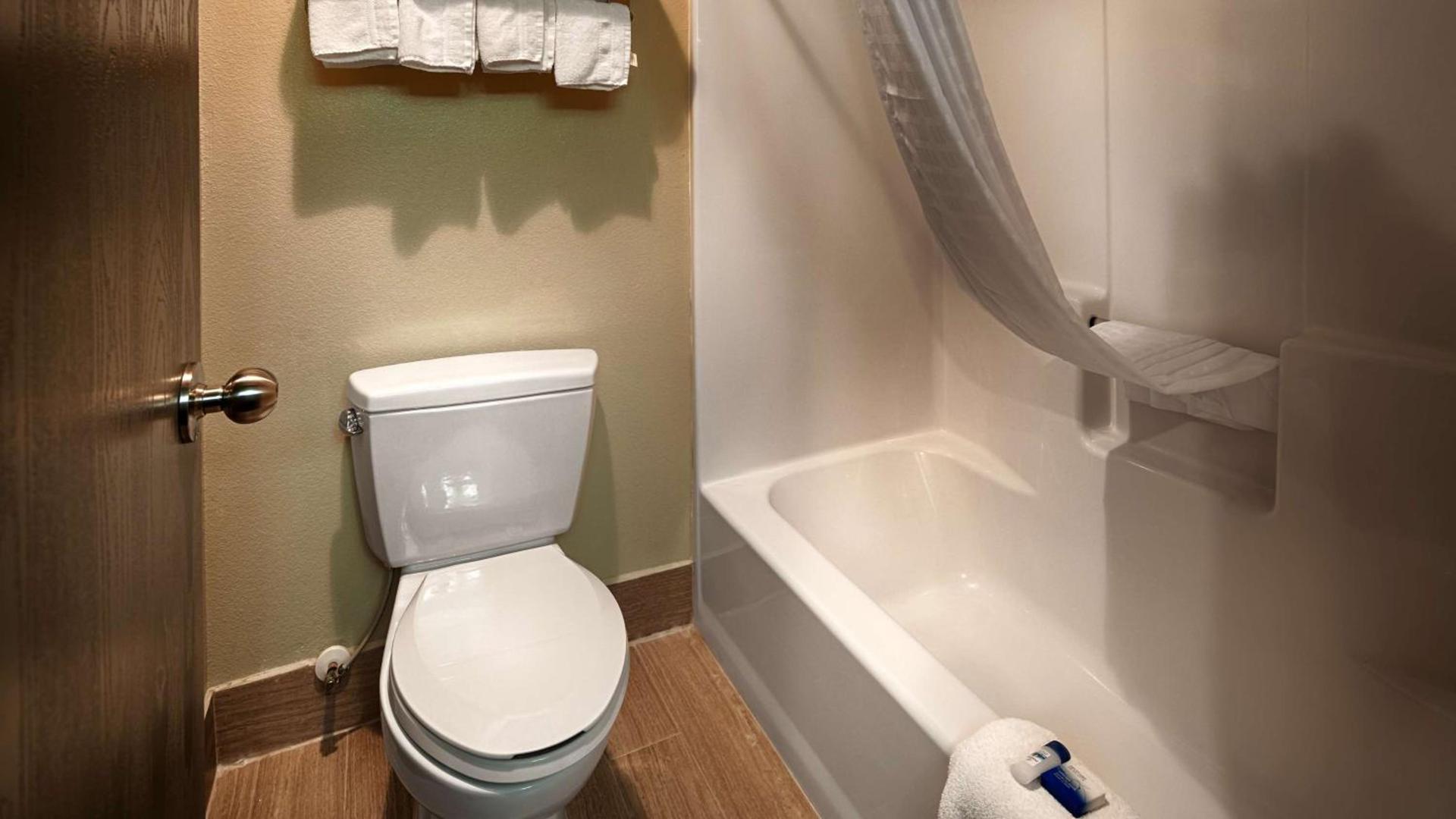 Best Western Mt. Vernon Inn photo 23