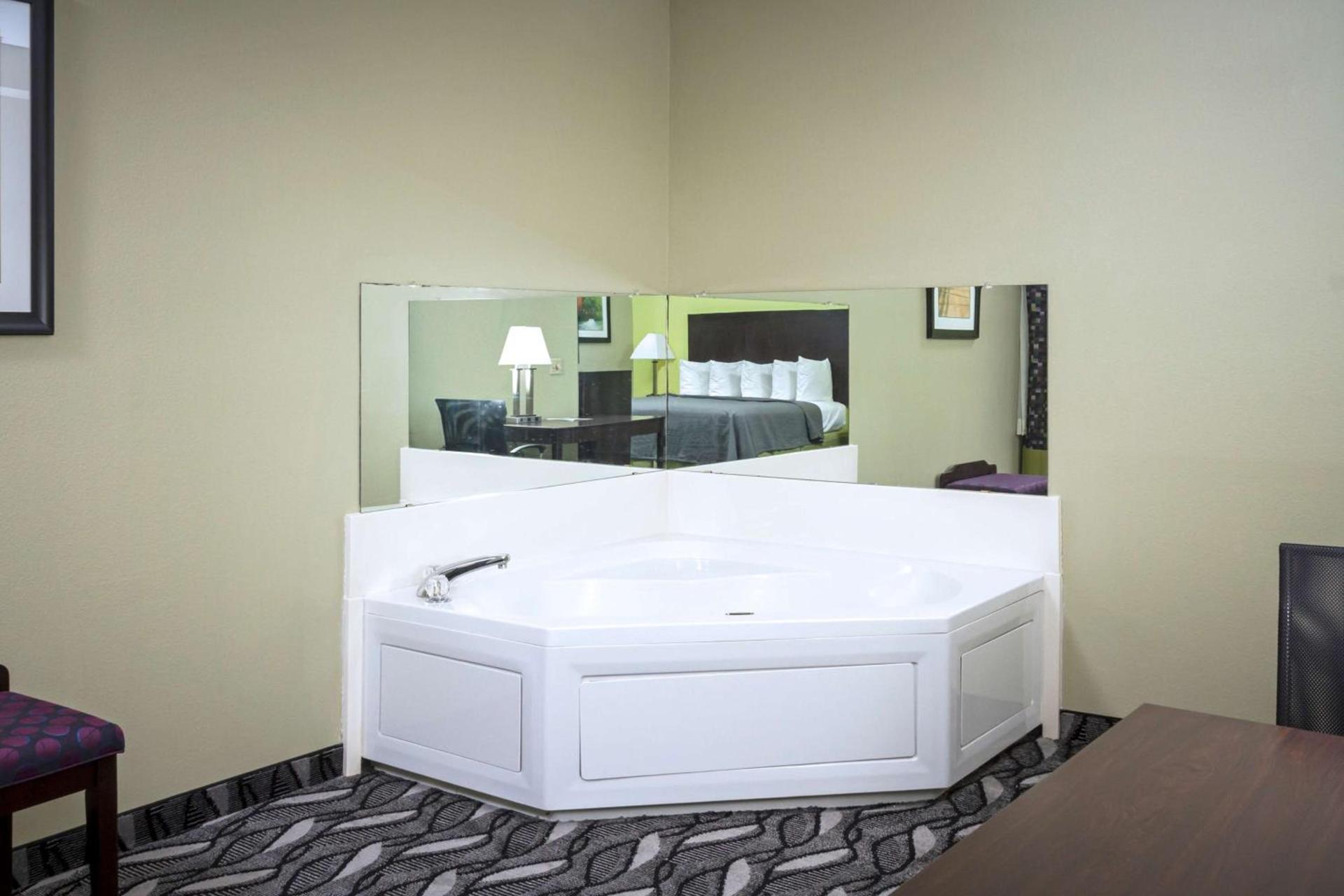Best Western Mt. Vernon Inn photo 25