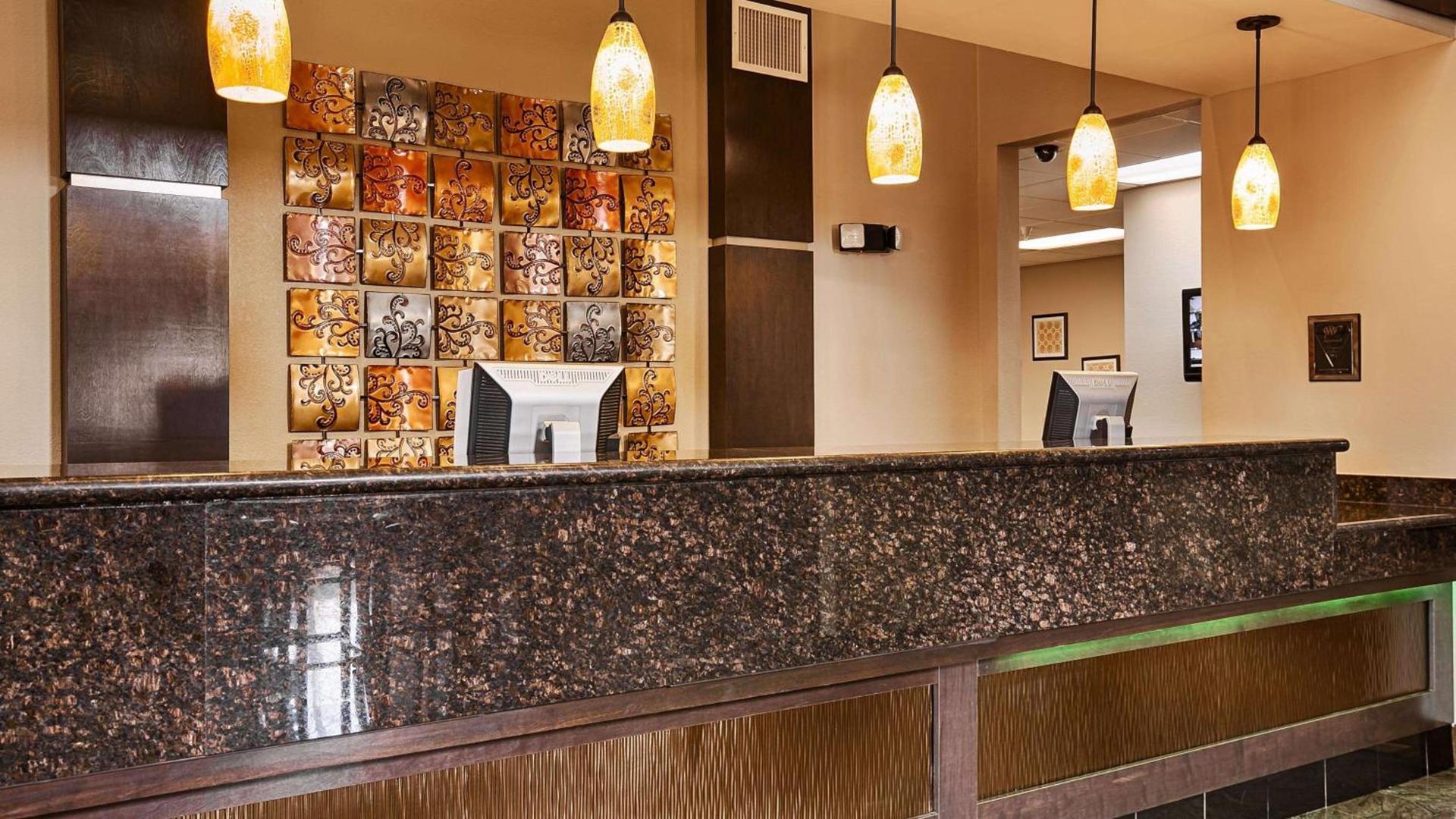 Best Western Inn & Suites - Lake Charles photo 2