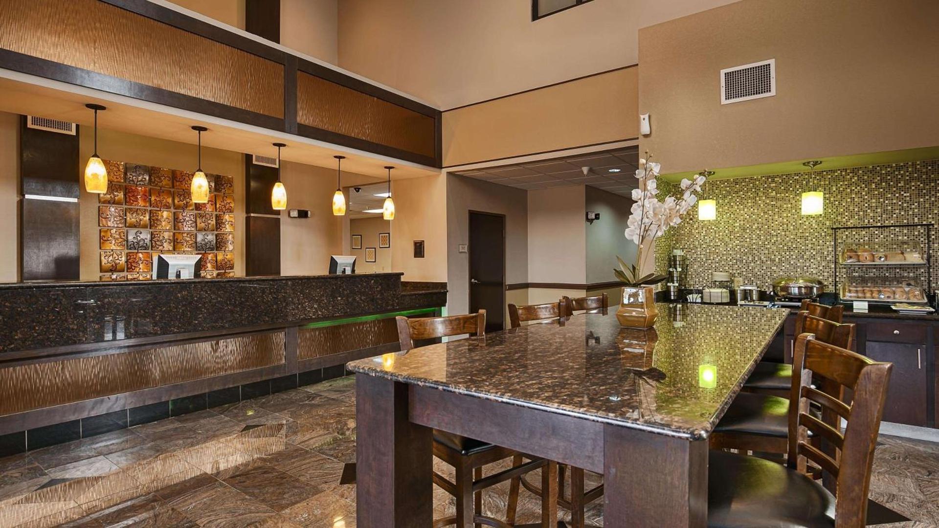 Best Western Inn & Suites - Lake Charles photo 11