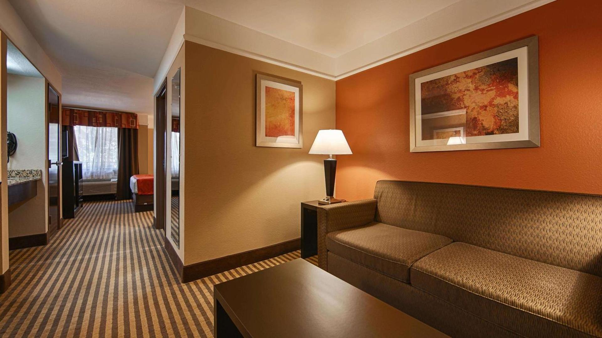 Best Western Inn & Suites - Lake Charles photo 14