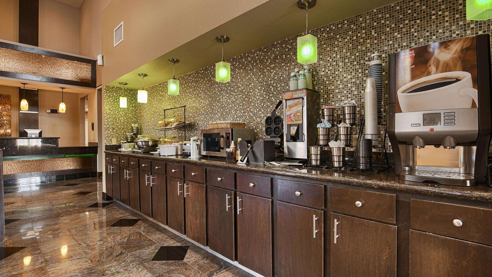 Best Western Inn & Suites - Lake Charles photo 8