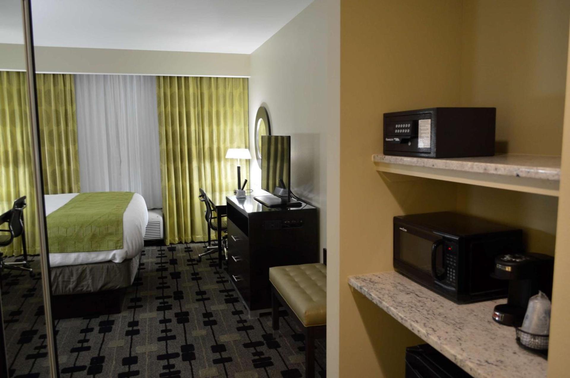 Best Western Plus University Inn photo 10