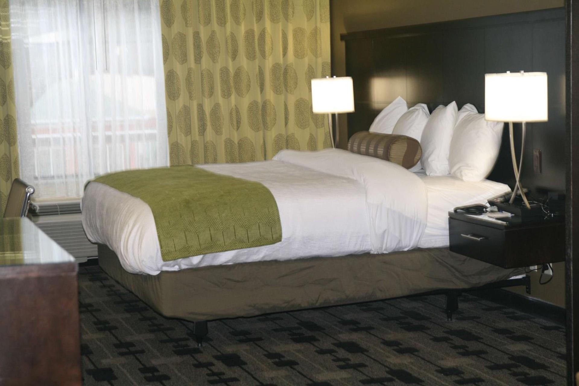 Best Western Plus University Inn photo 12