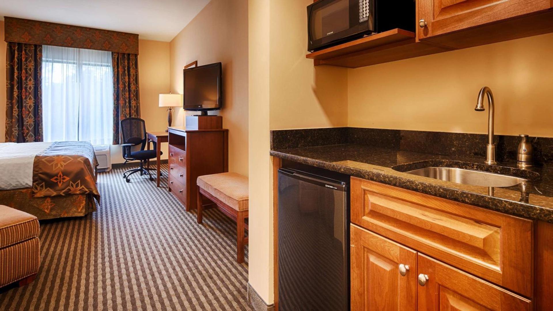 Best Western PLUS Westgate Inn and Suites photo 13