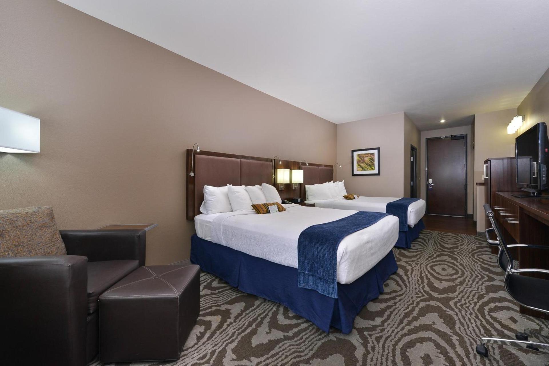 Best Western Plus Williston Hotel & Suites photo 16
