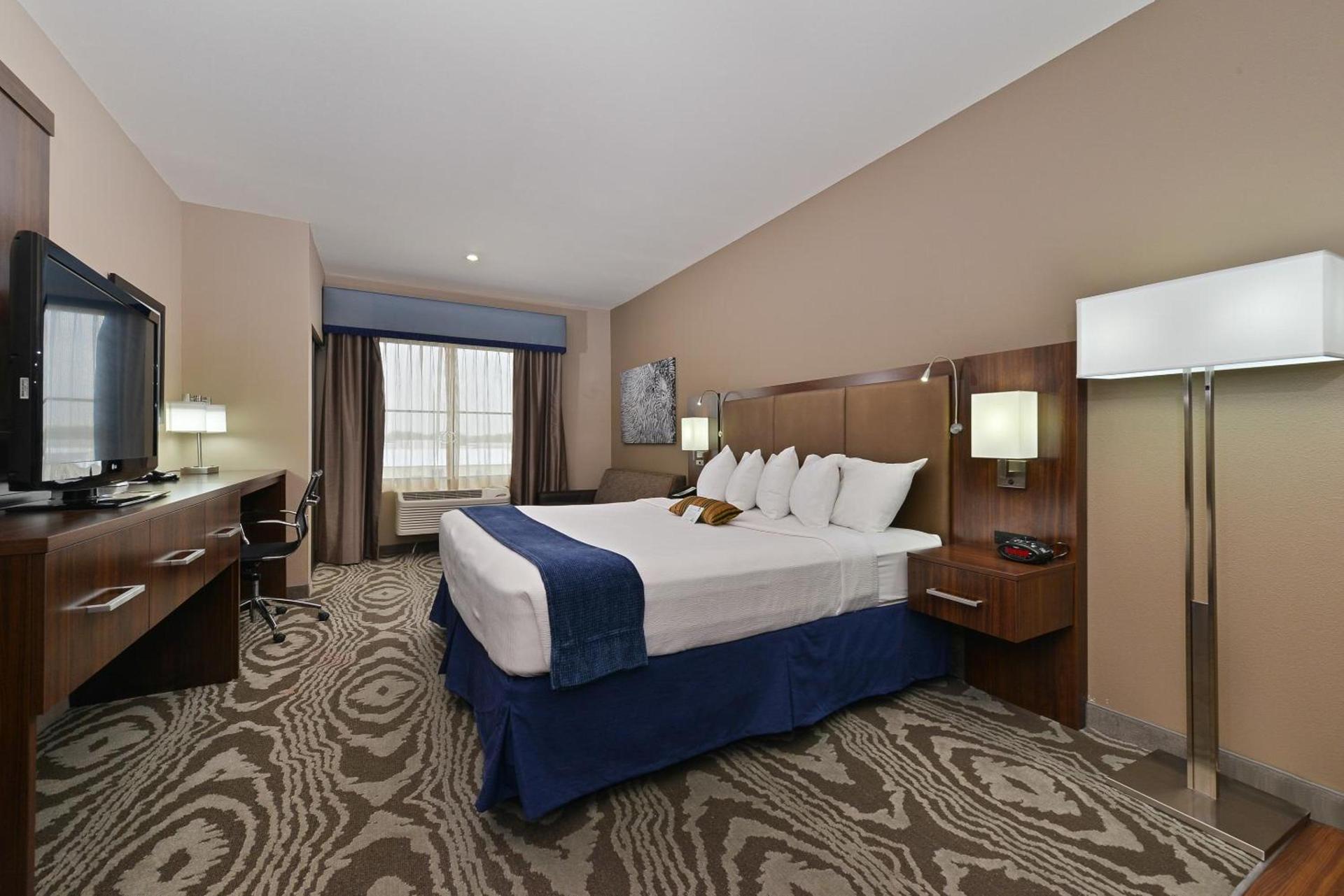 Best Western Plus Williston Hotel & Suites photo 18