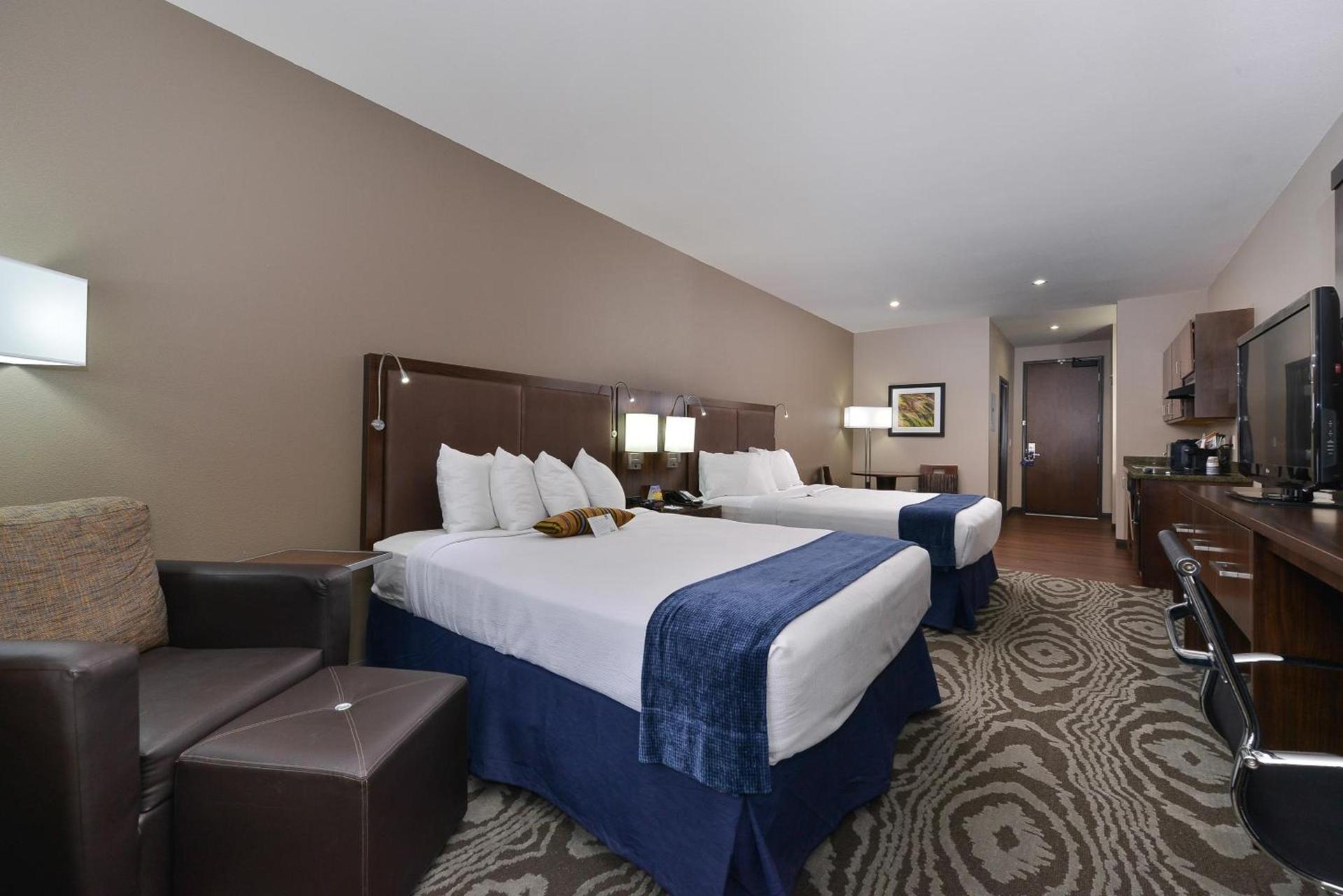 Best Western Plus Williston Hotel & Suites photo 19