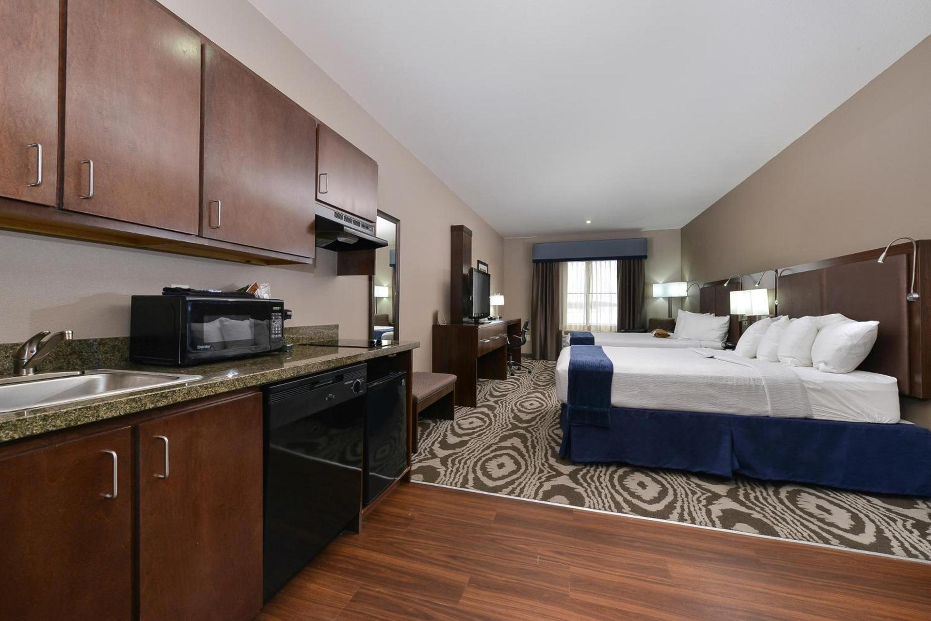 Best Western Plus Williston Hotel & Suites photo 20