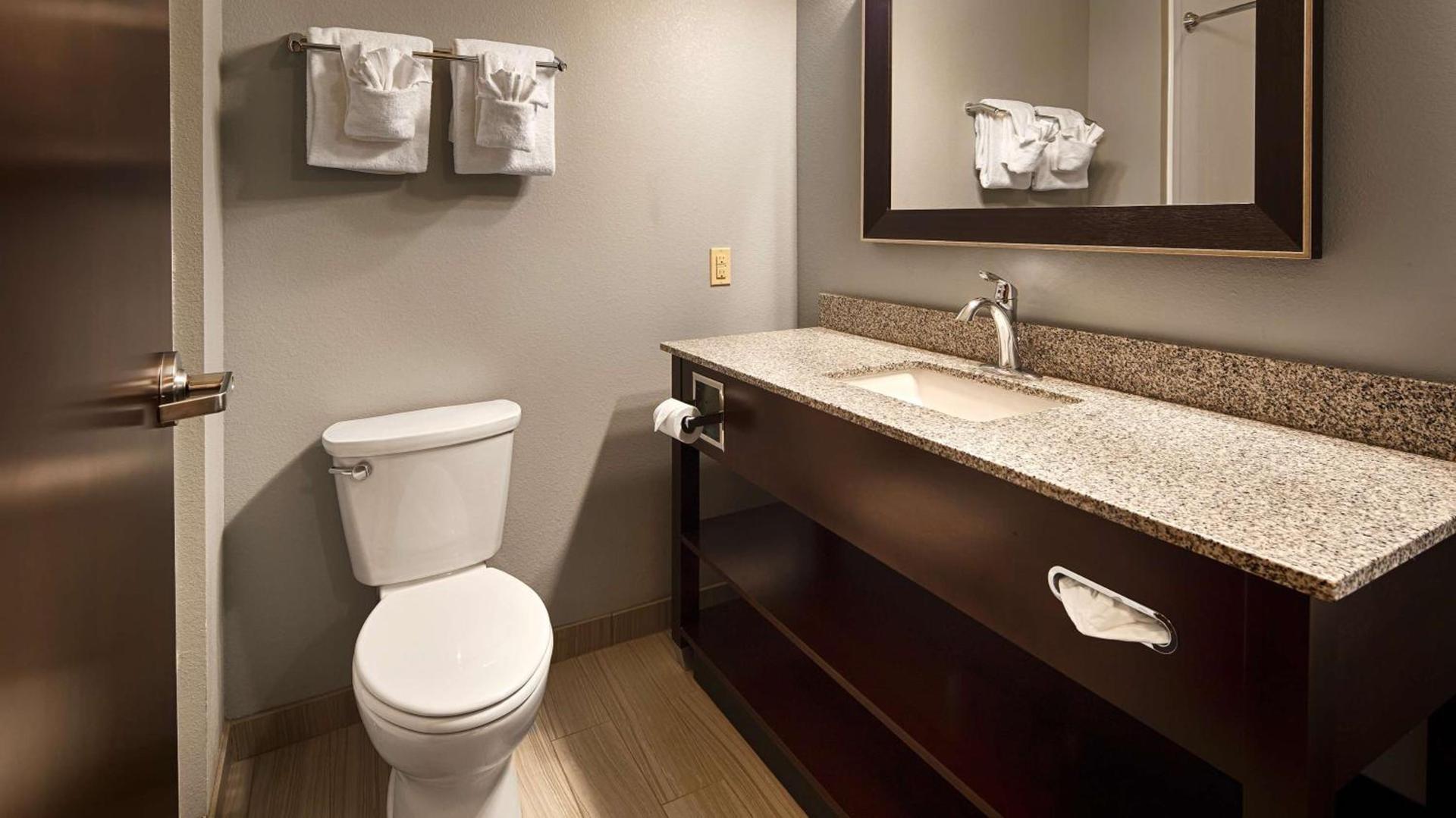 Best Western Plus Boardman Inn & Suites photo 14