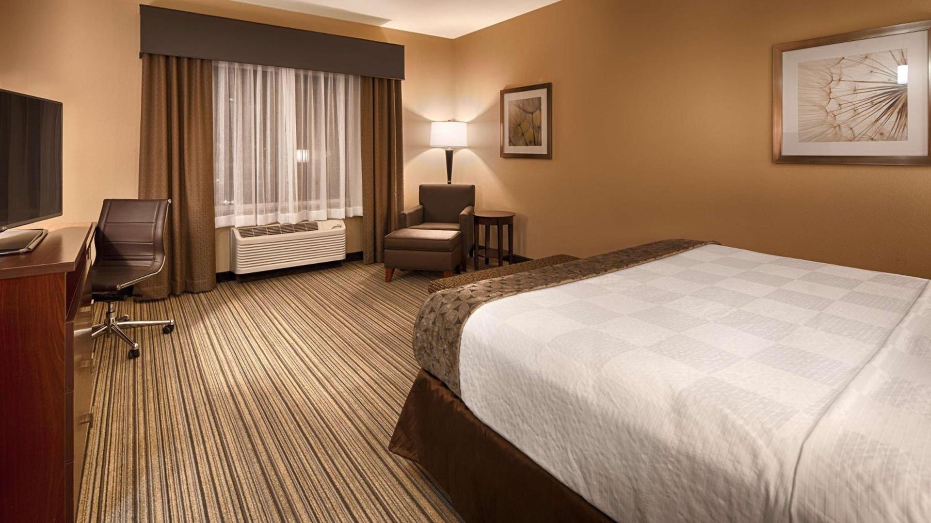 Best Western Plus Boardman Inn & Suites photo 12