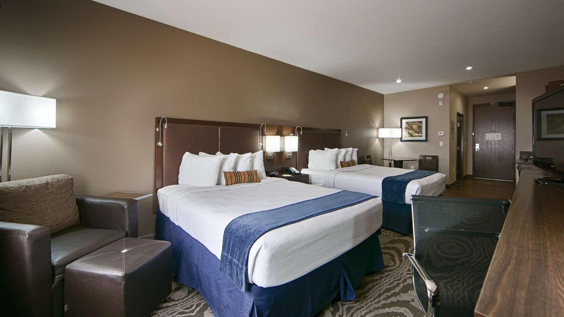 Best Western Plus Williston Hotel & Suites photo 22