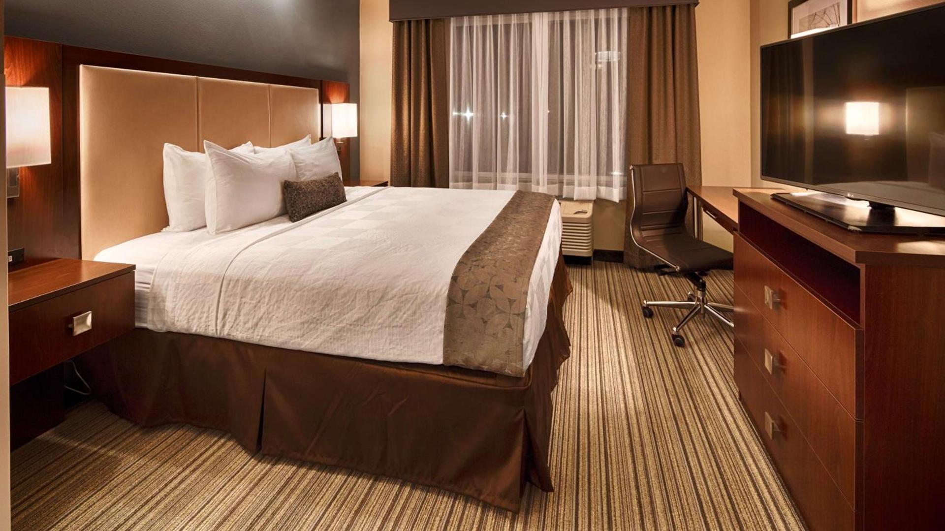 Best Western Plus Boardman Inn & Suites photo 16
