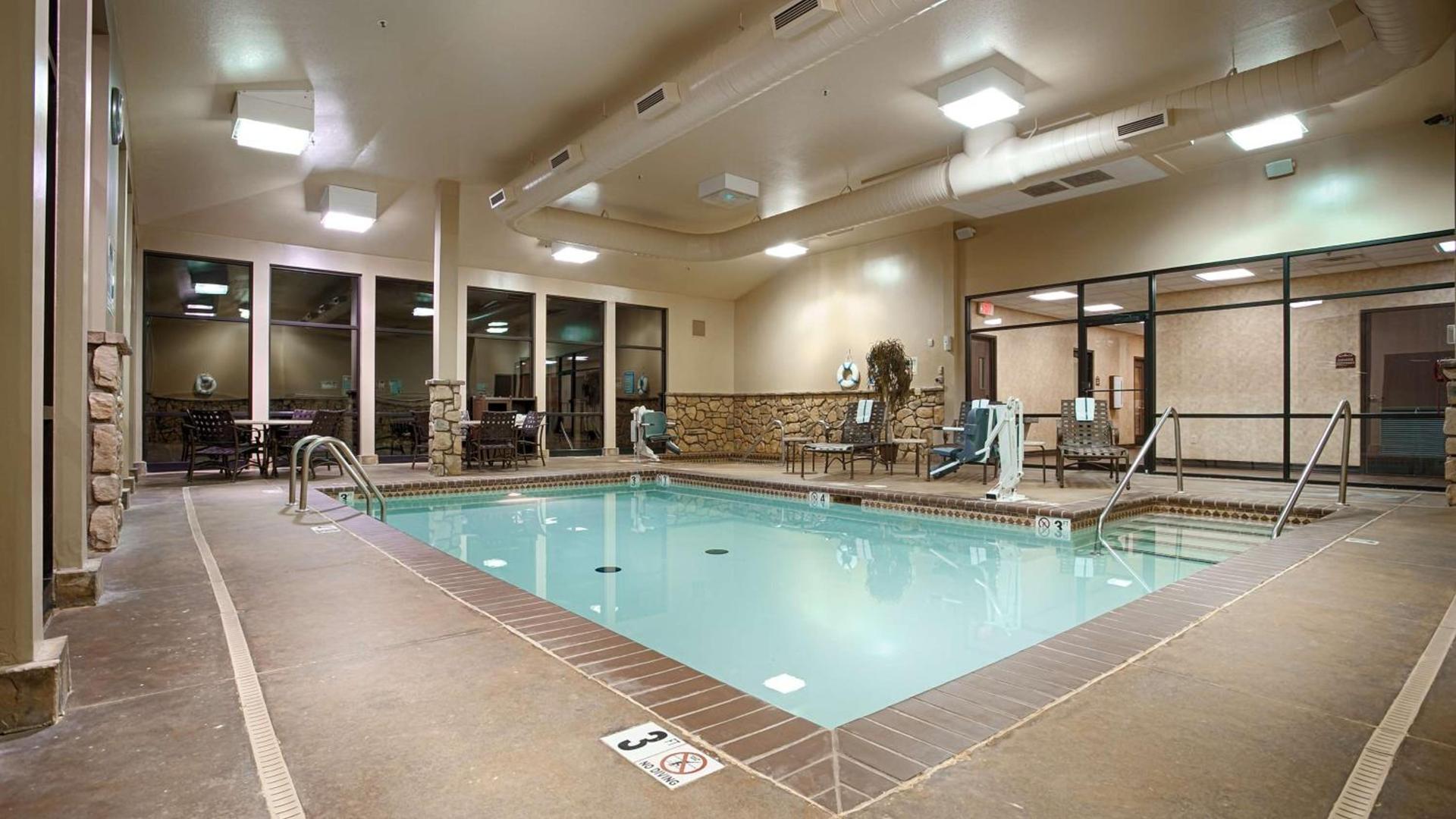 Best Western PLUS Cimarron Hotel & Suites photo 35