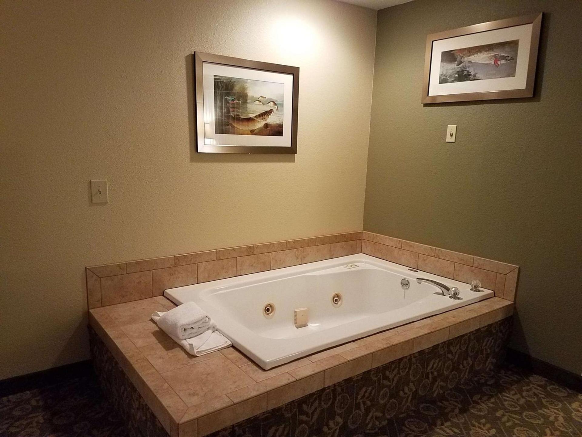Best Western Salbasgeon Inn & Suites photo 28