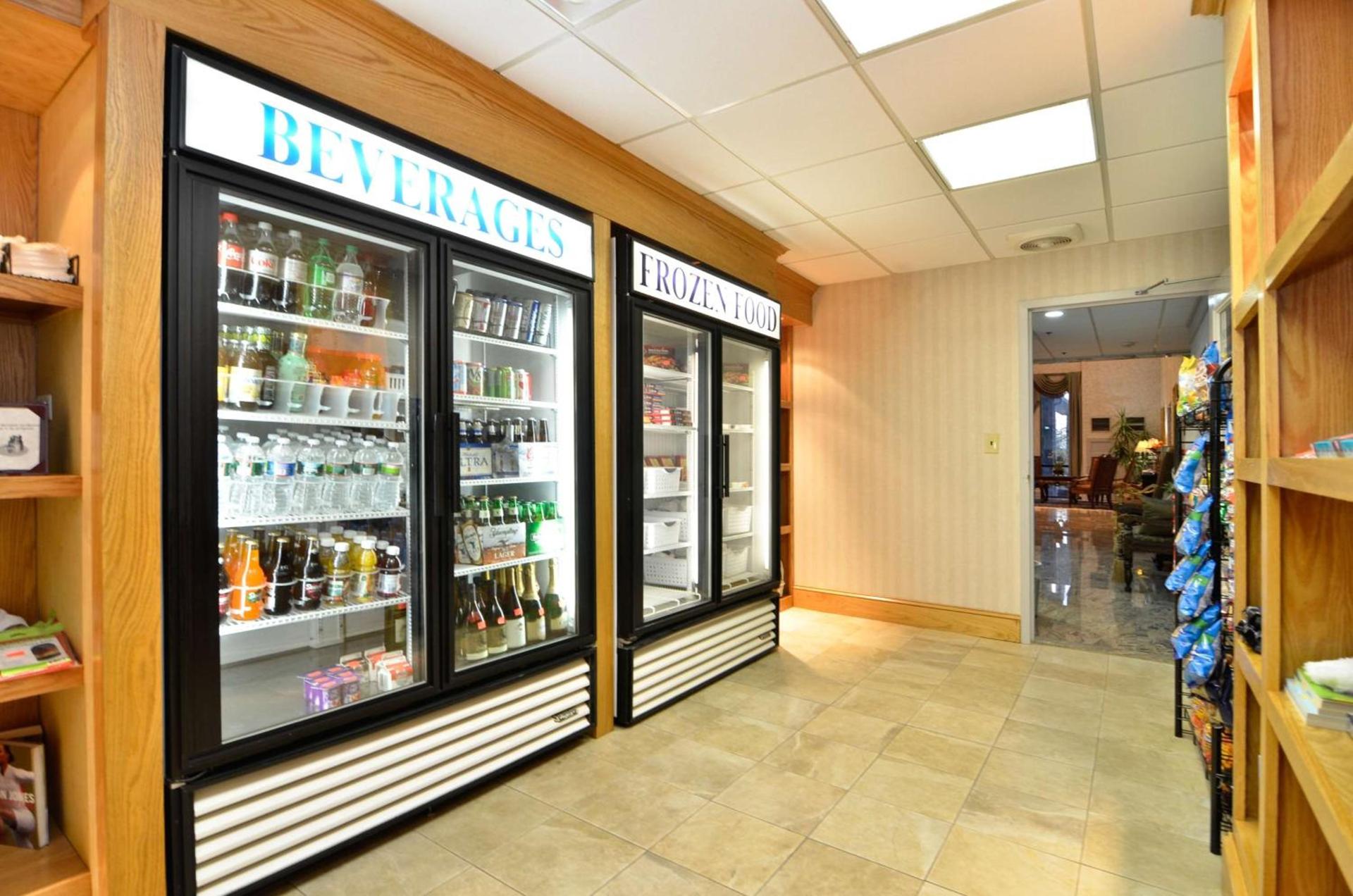 Best Western Plus Concordville Hotel photo 40