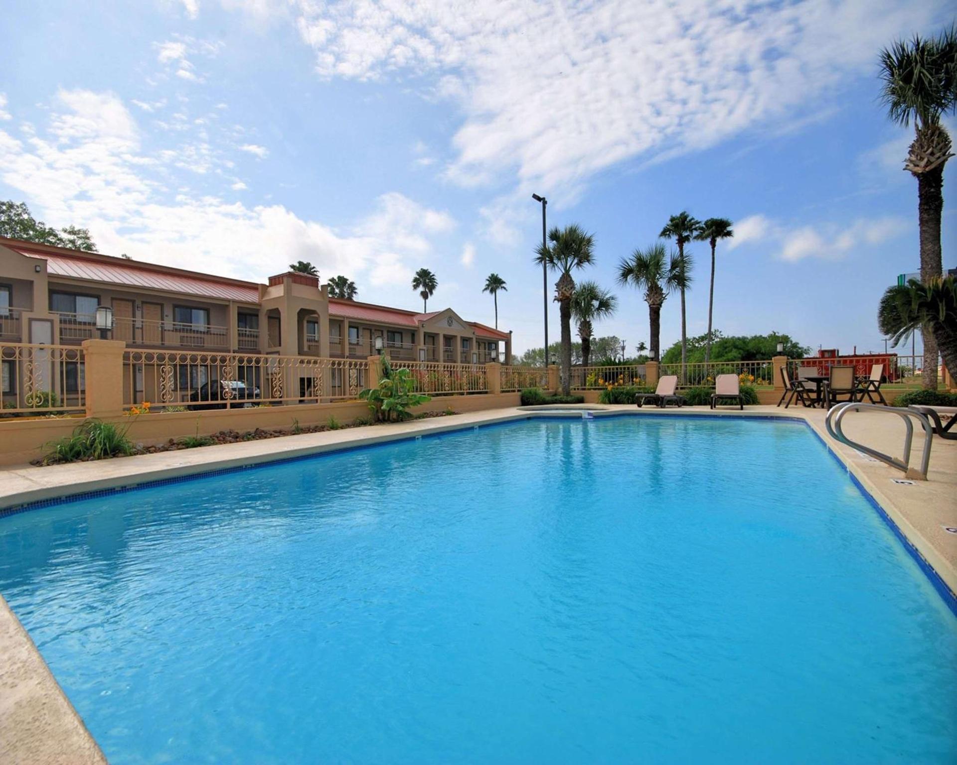 Americas Best Value Inn Kingsville photo 2