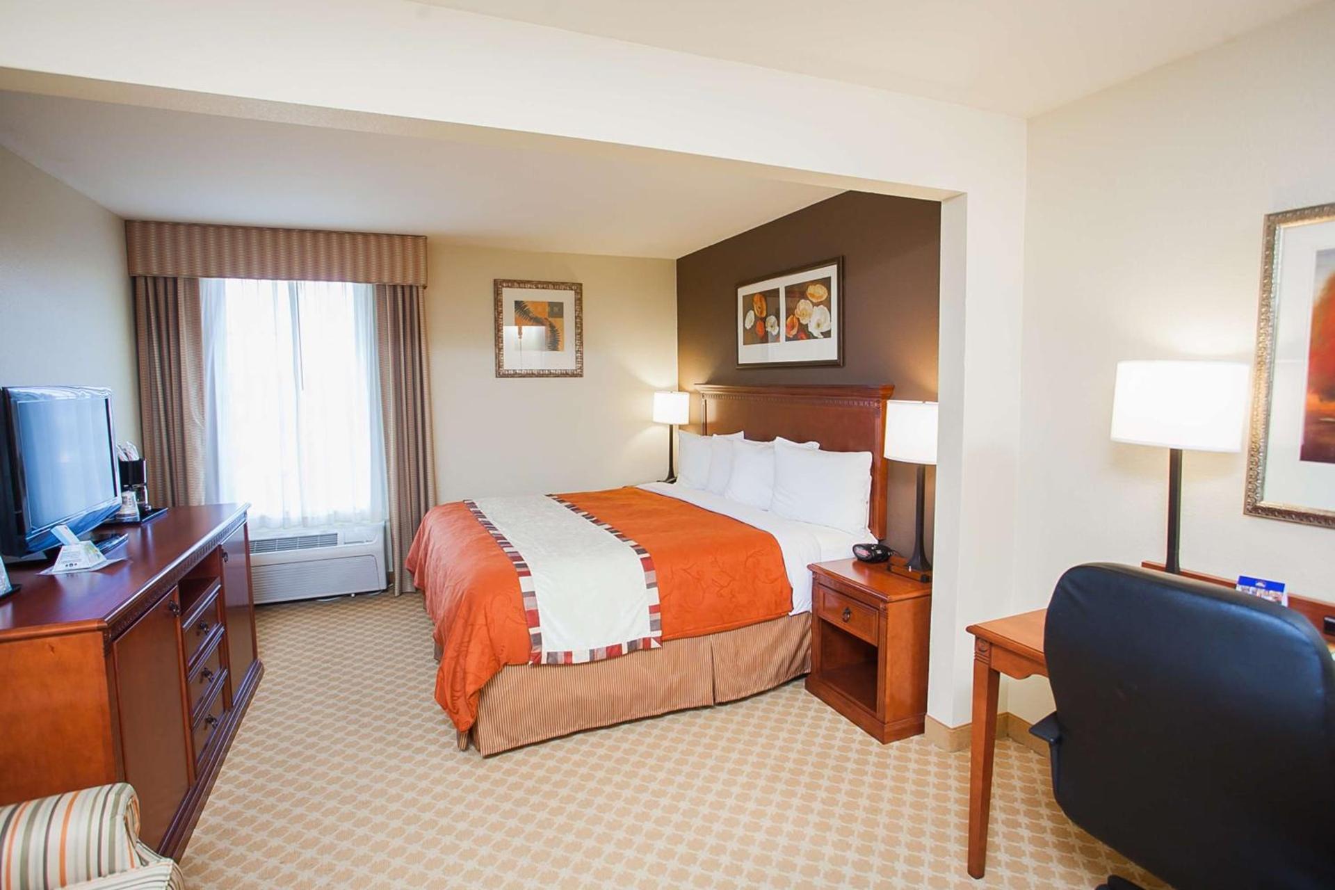 Best Western Plus Georgetown Inn & Suites photo 13