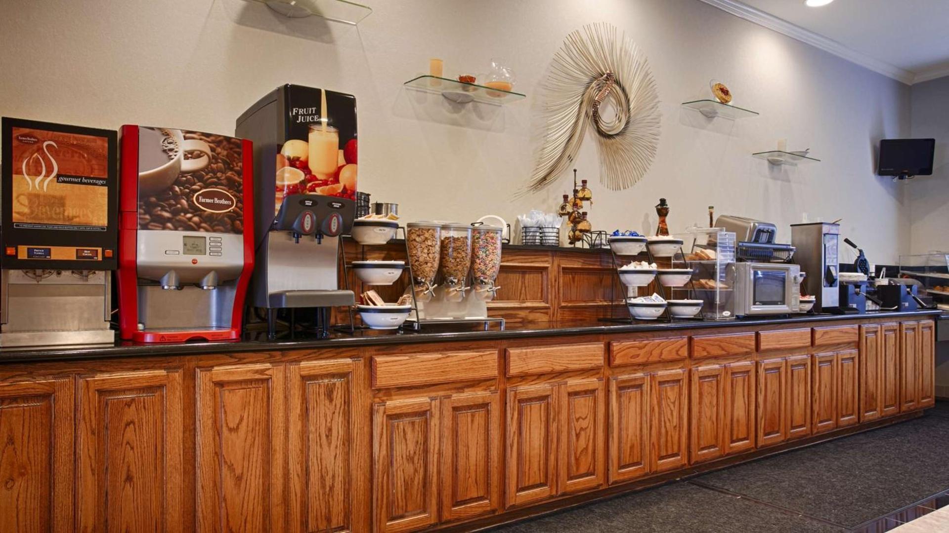 Best Western Limestone Inn and Suites photo 17