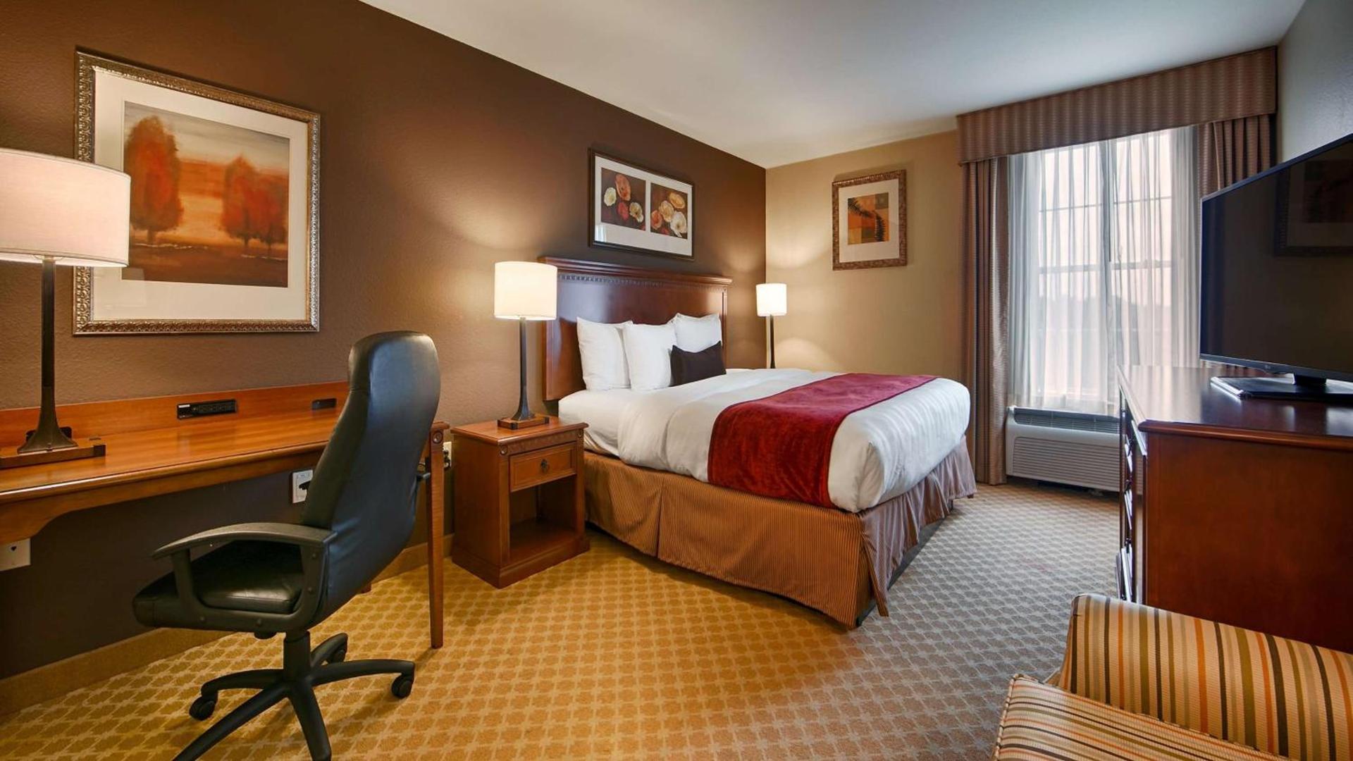 Best Western Plus Georgetown Inn & Suites photo 12