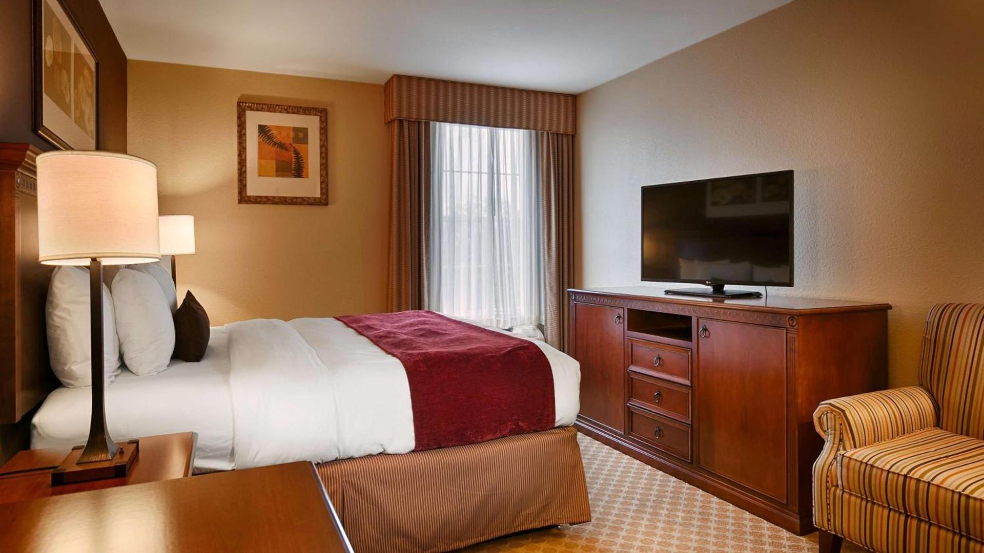 Best Western Plus Georgetown Inn & Suites photo 11