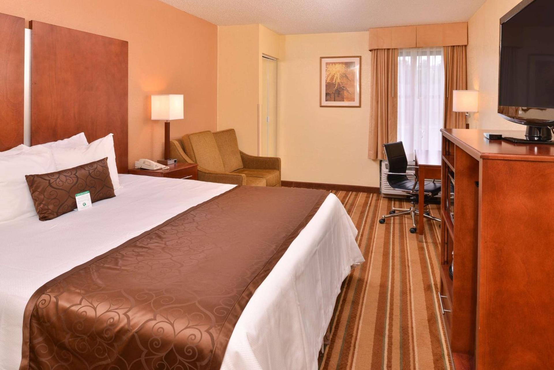 Best Western Plus Richmond photo 20