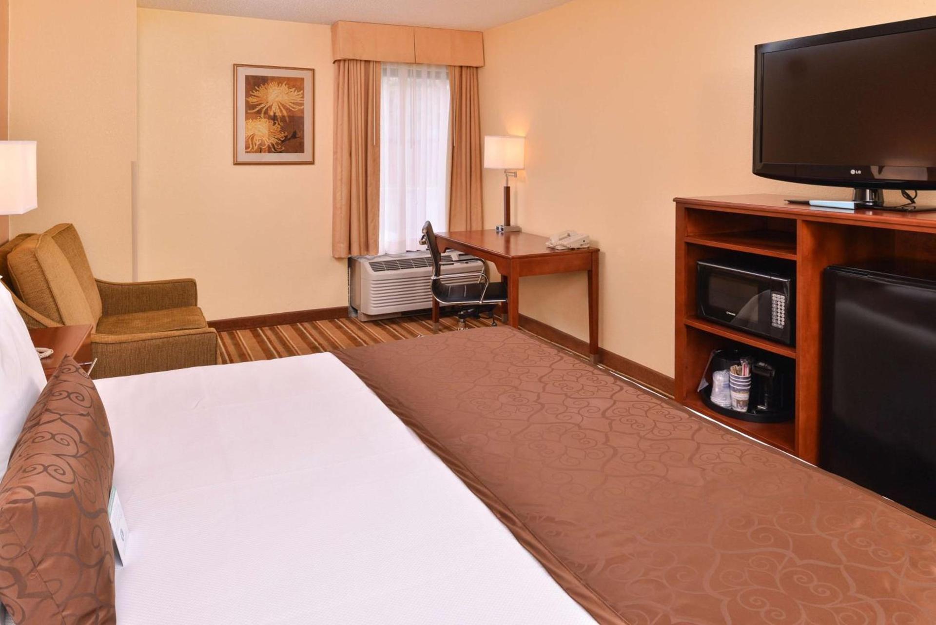 Best Western Plus Richmond photo 21
