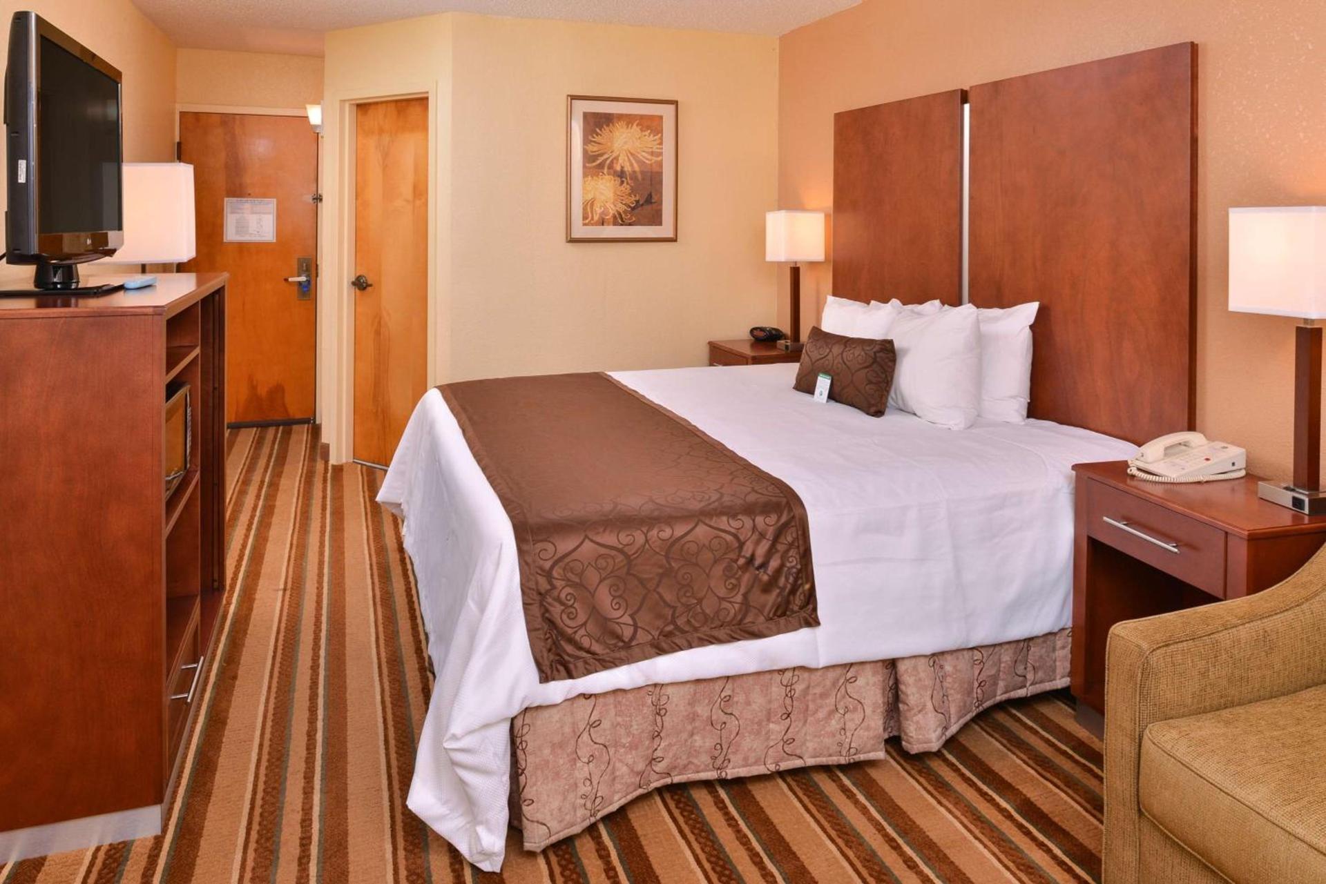 Best Western Plus Richmond photo 19