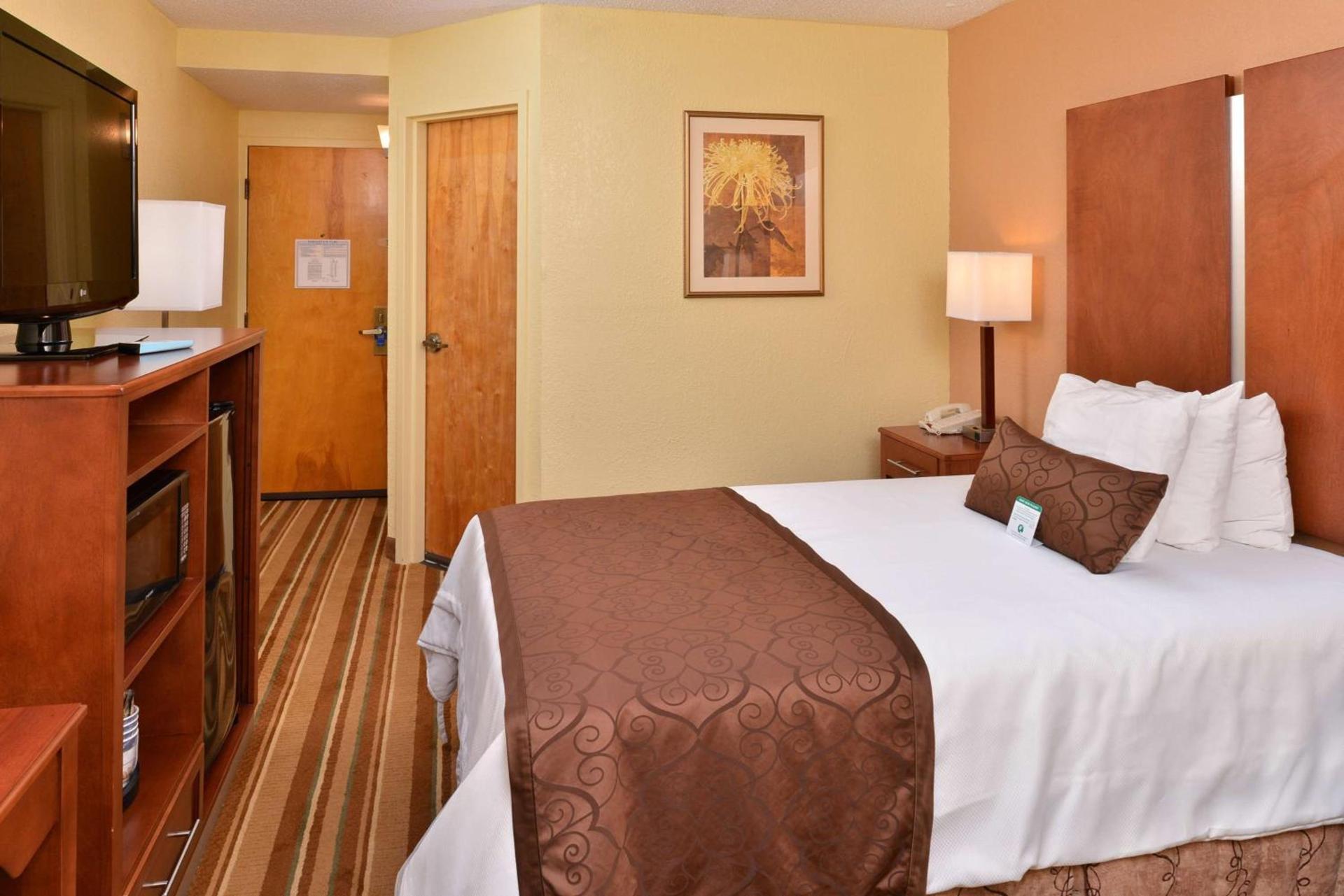 Best Western Plus Richmond photo 15