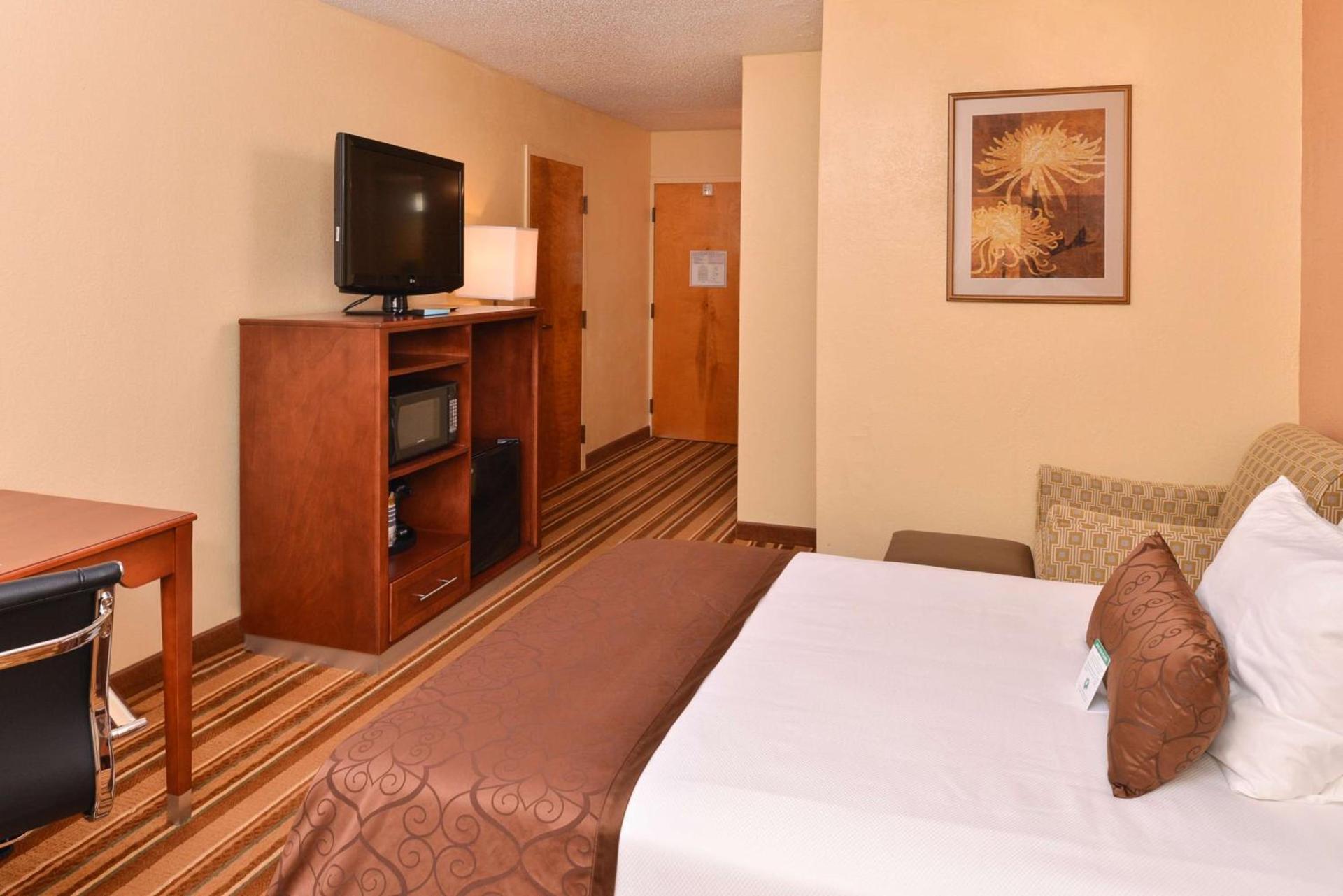 Best Western Plus Richmond photo 14
