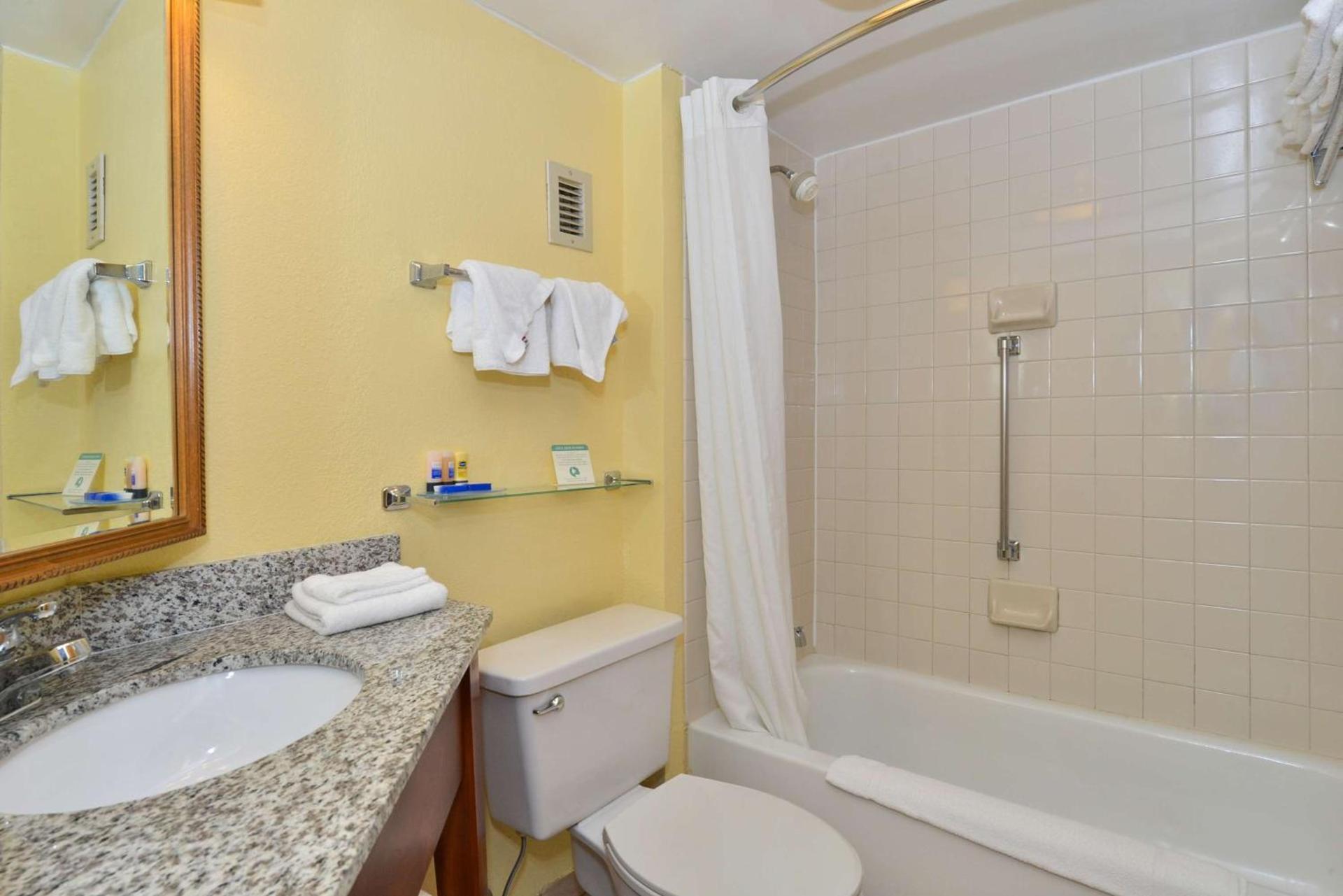 Best Western Plus Richmond photo 30
