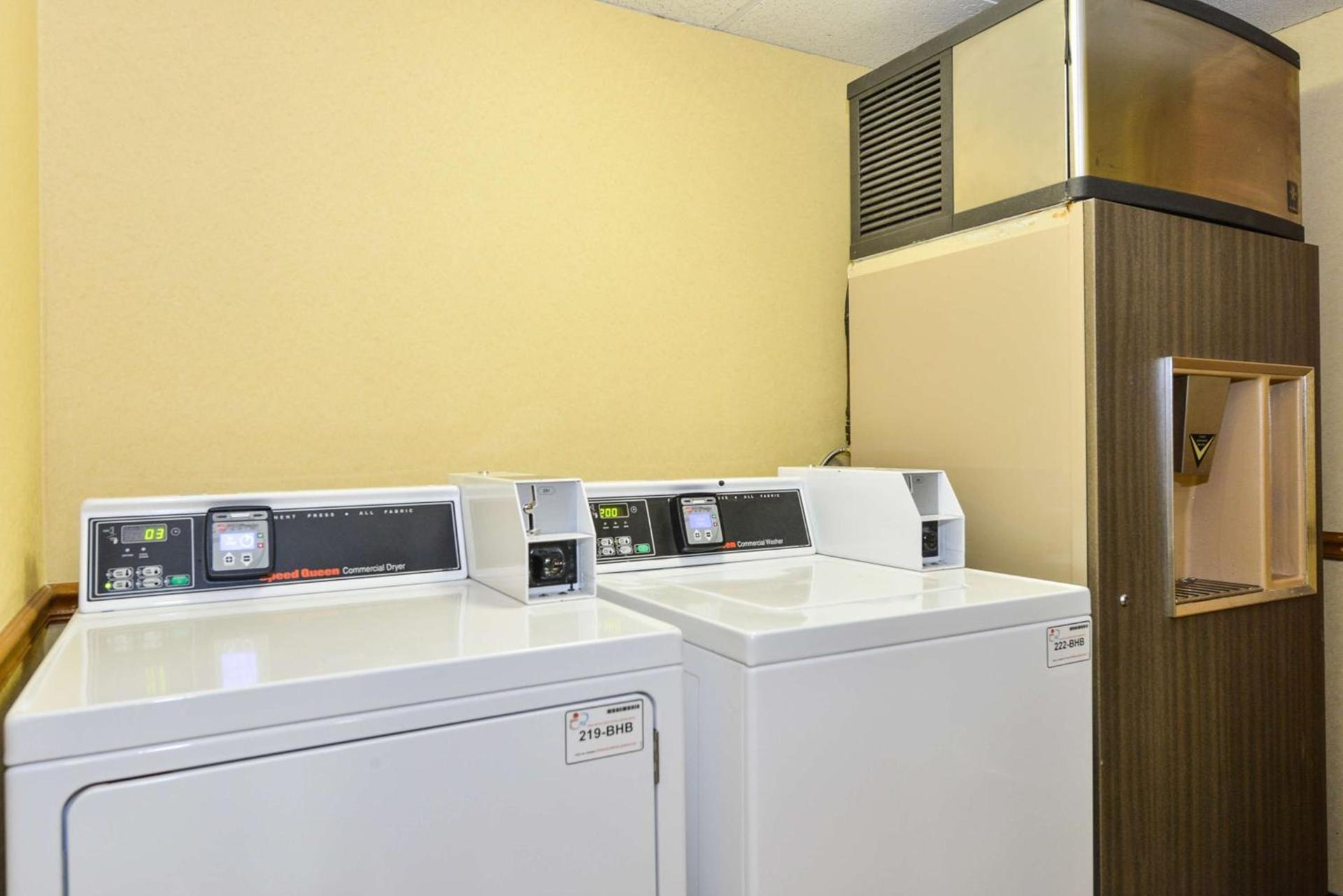 Best Western Plus Richmond photo 27