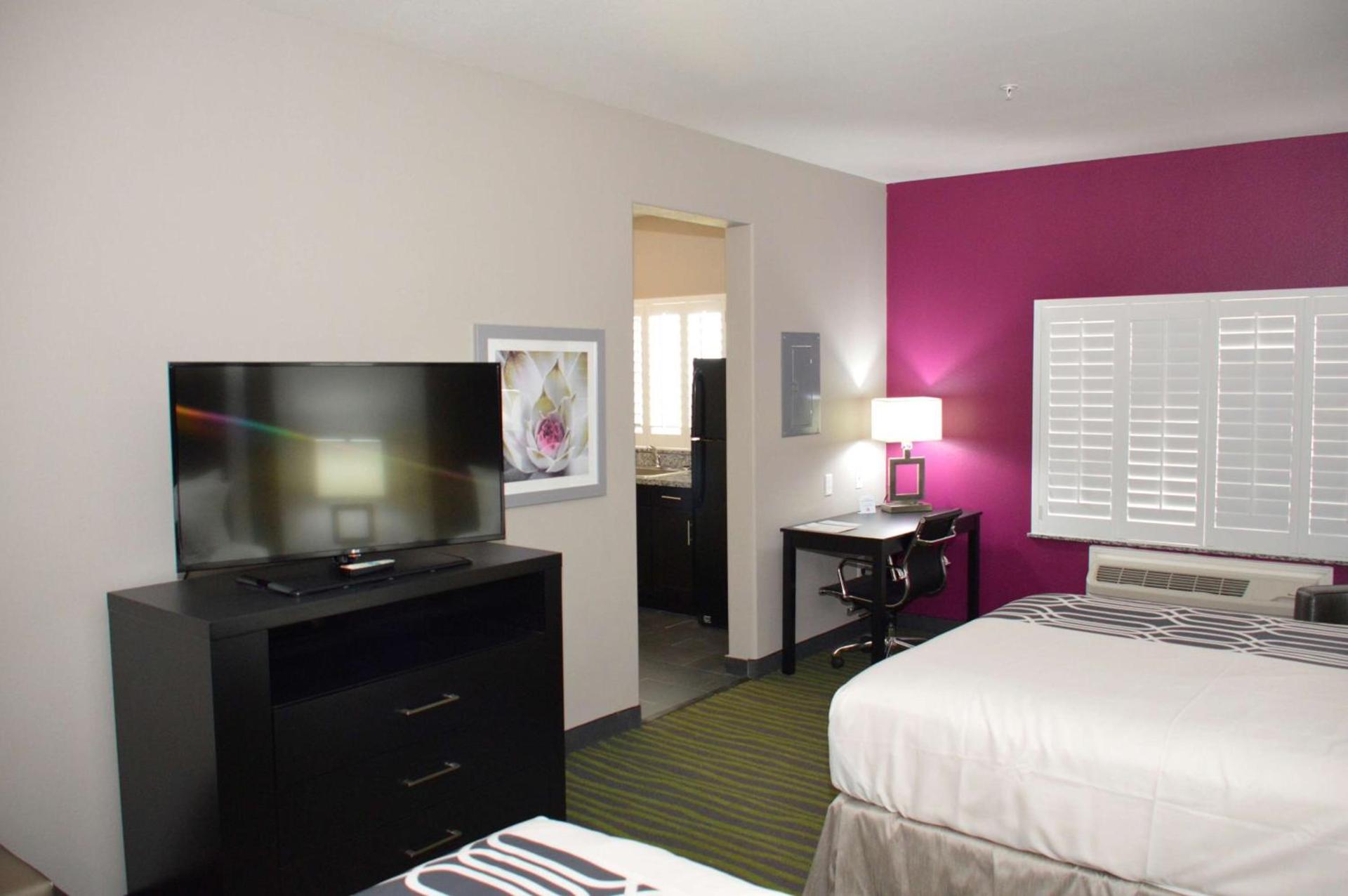 Best Western Plus Dilley Inn & Suites photo 10